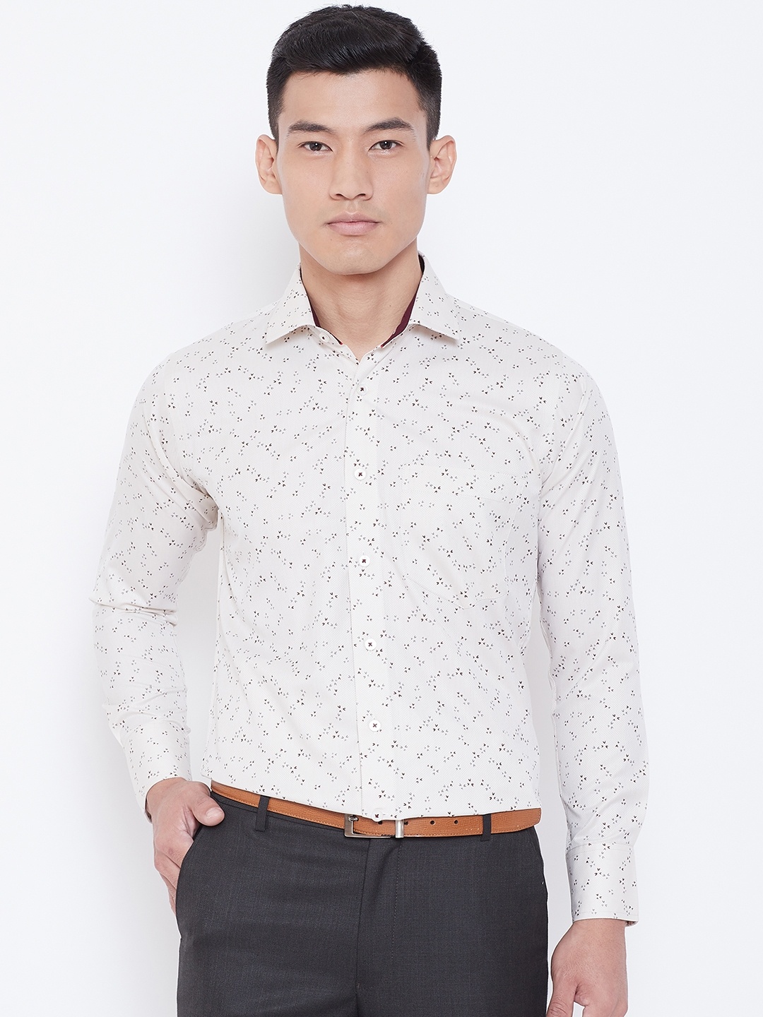 

Shaftesbury London Men Beige & Brown Smart Slim Fit Printed Semiformal Shirt