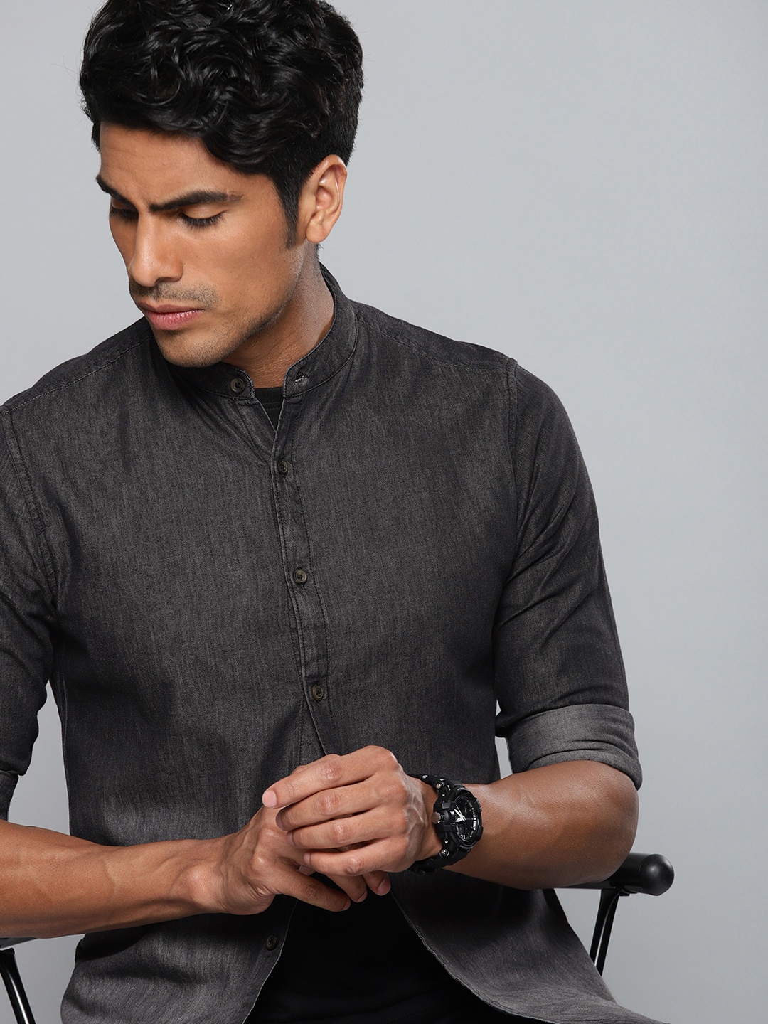 

Dennis Lingo Men Charcoal Slim Fit Faded Casual Shirt