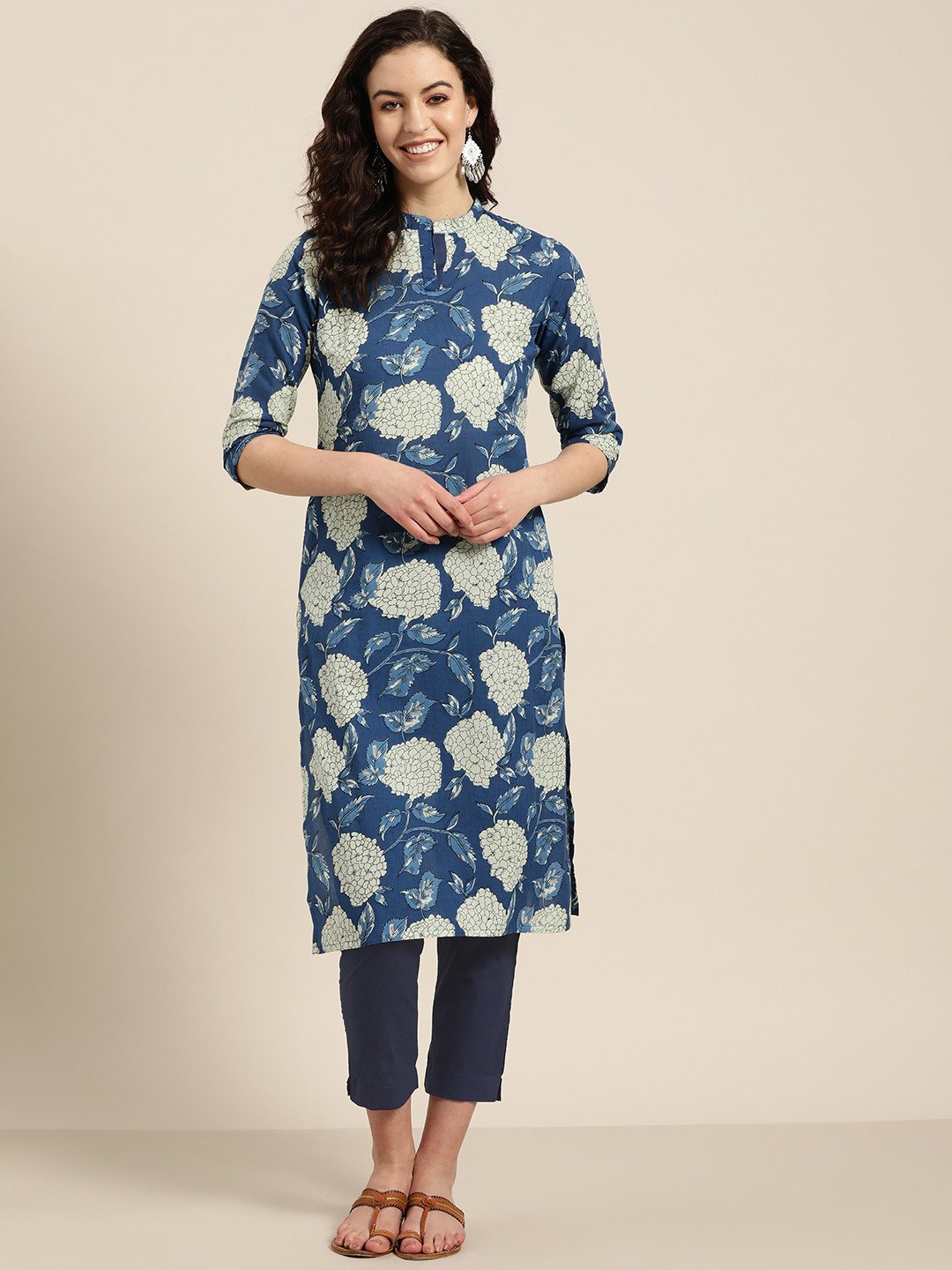 

Sangria Women Blue & Off-White Printed Kurta with Trousers