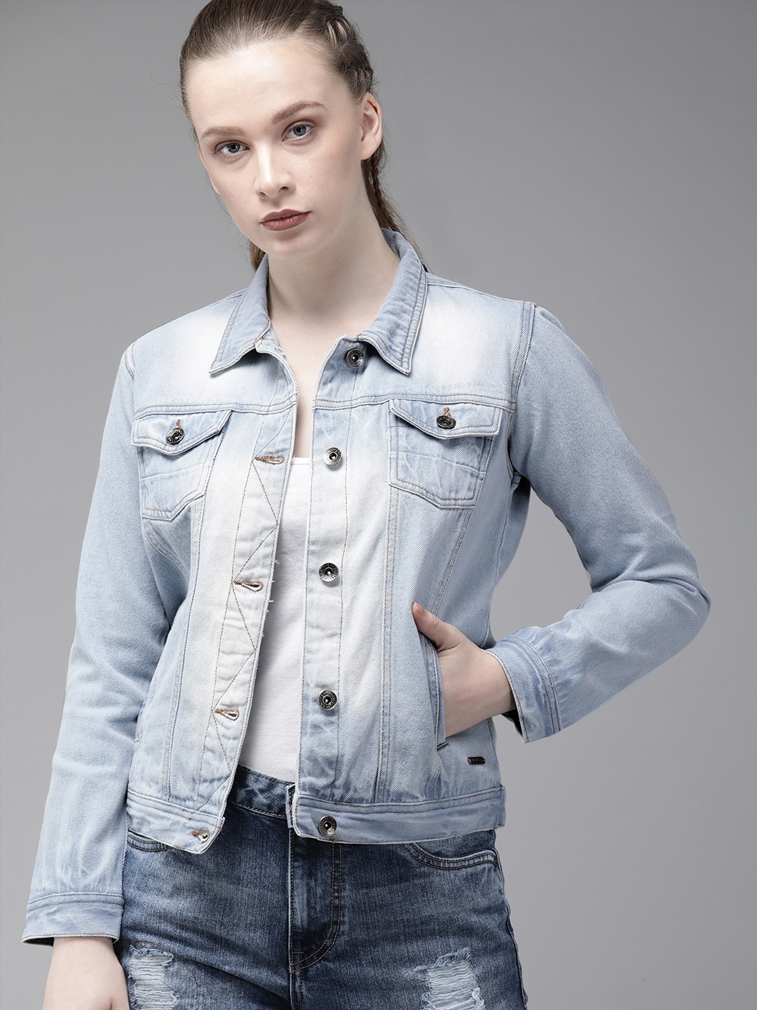 

The Roadster Lifestyle Co Women Blue Solid Denim Jacket