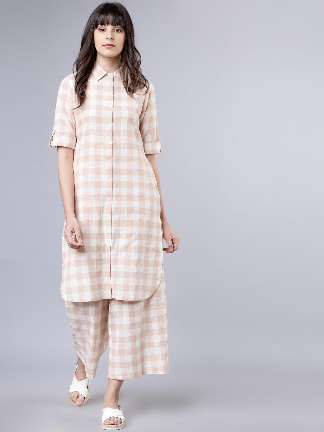 

Vishudh Women Beige & White Checked Straight Kurta