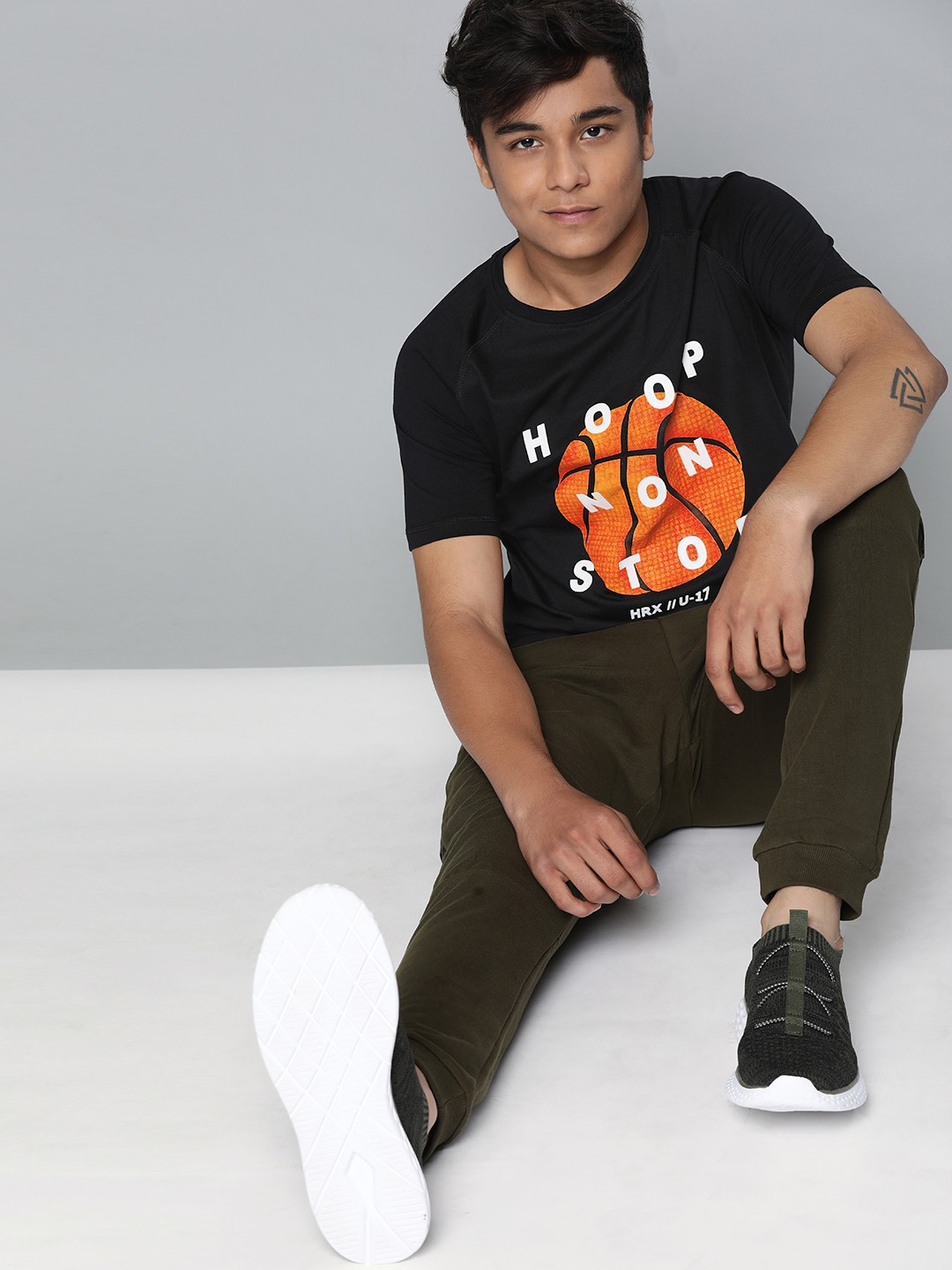 

HRX by Hrithik Roshan Boys Black Printed Round Neck Pure Cotton T-shirt