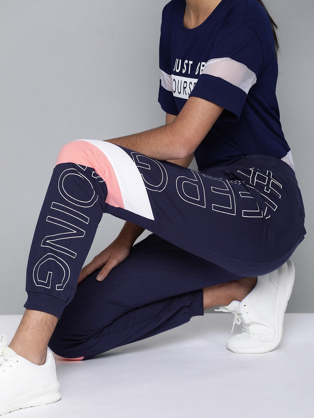 

HRX by Hrithik Roshan Girls Navy Blue Printed Active Cropped Joggers
