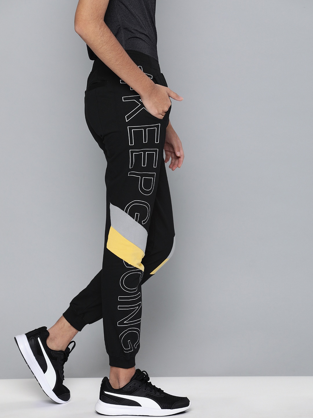

HRX by Hrithik Roshan Girls Black Printed Active Cropped Joggers
