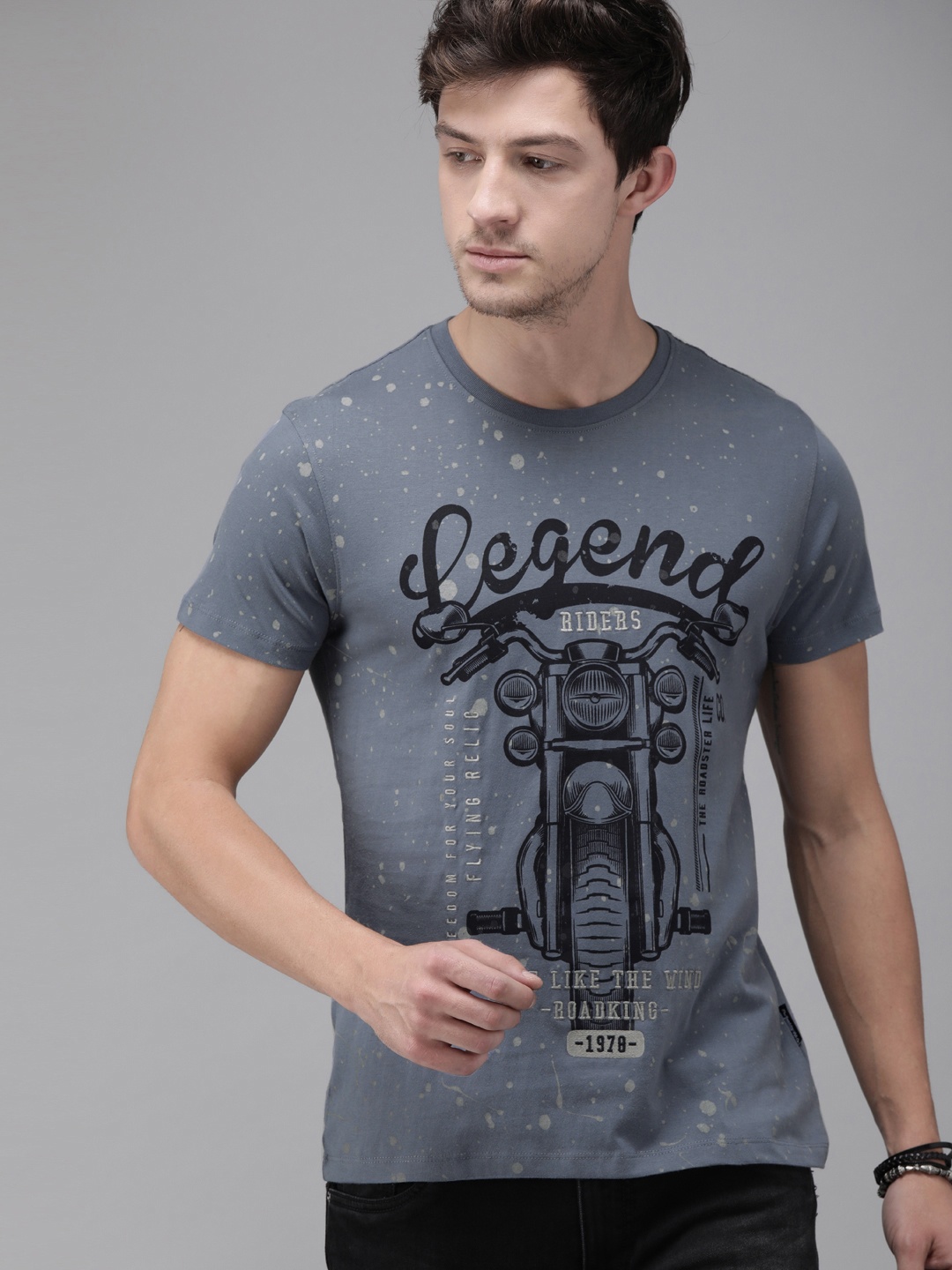 

The Roadster Lifestyle Co Men Blue Grey Printed Round Neck Pure Cotton T-shirt