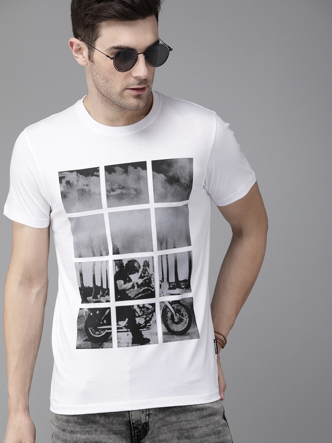 

The Roadster Lifestyle Co Men White Printed Round Neck Pure Cotton T-shirt