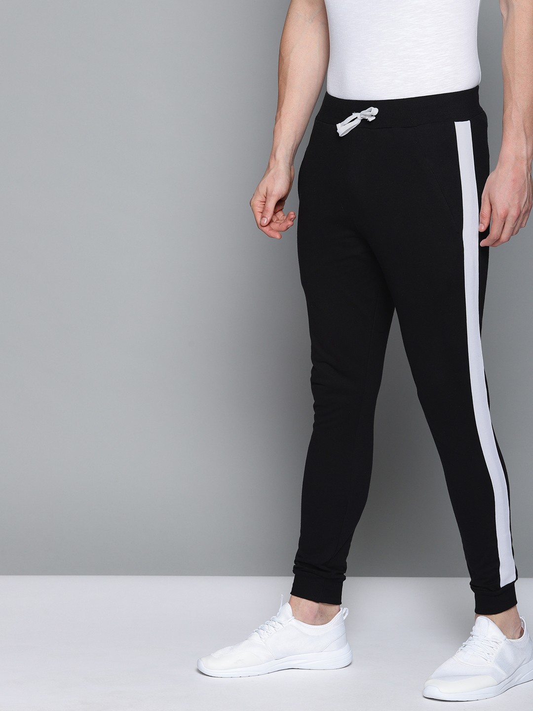 

DILLINGER Men Black & White Solid Straight Fit Joggers