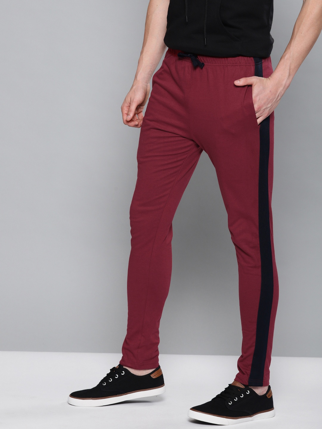 

DILLINGER Men Maroon Solid Knitted Regular Fit Track Pants