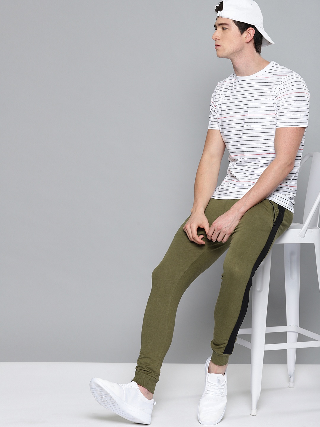 

DILLINGER Men Olive Green Solid Joggers