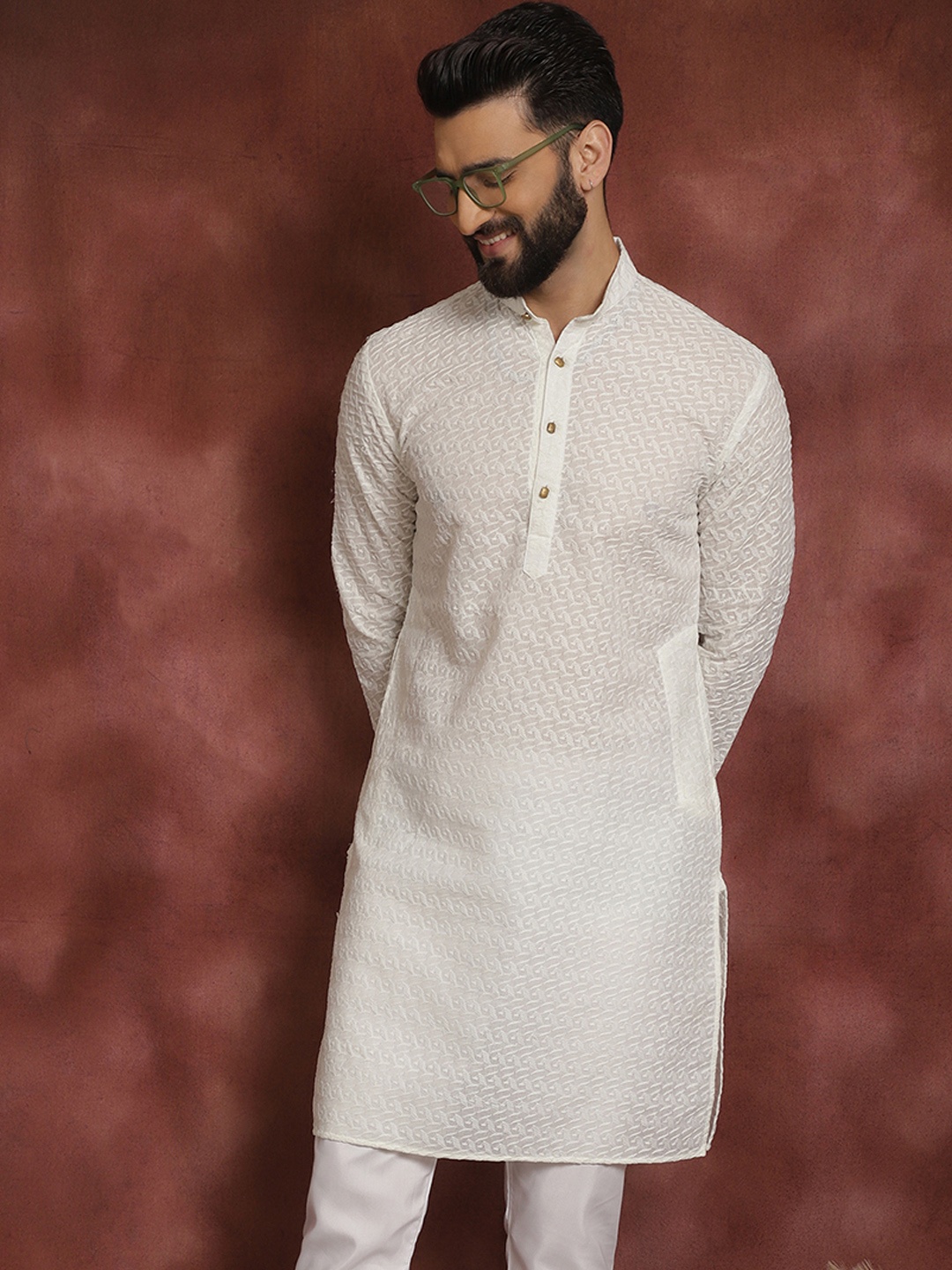 

SOJANYA Men Cream-Coloured Embroidered Straight Kurta