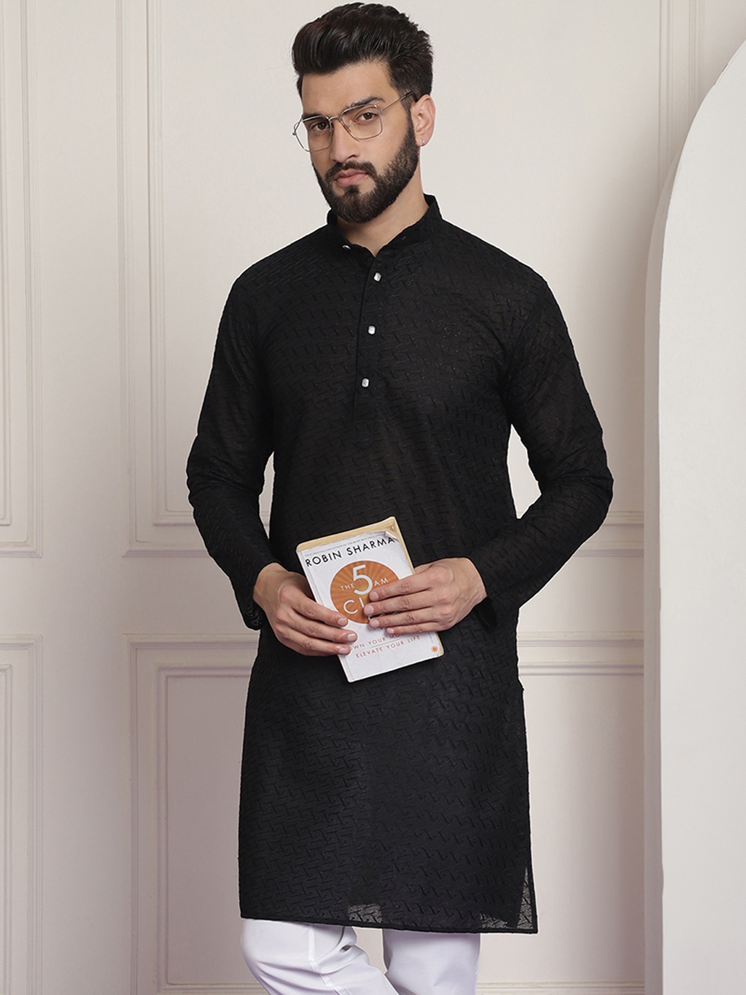 

SOJANYA Men Black Embroidered Straight Kurta