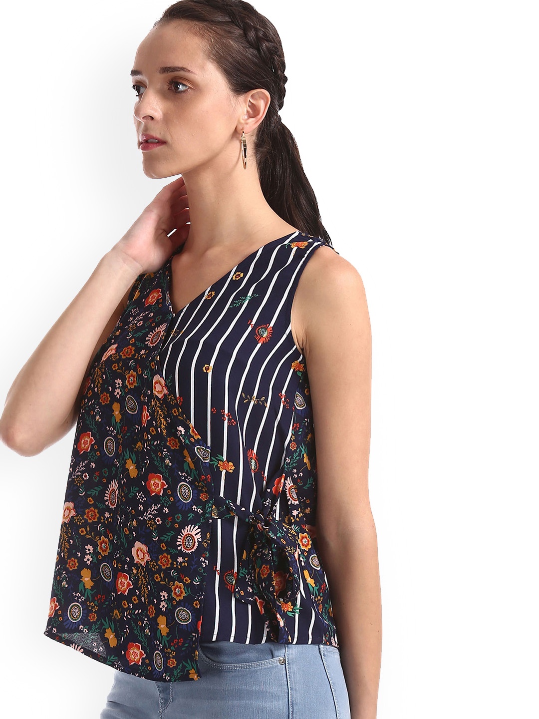 

Sugr Women Blue Printed Wrap Top