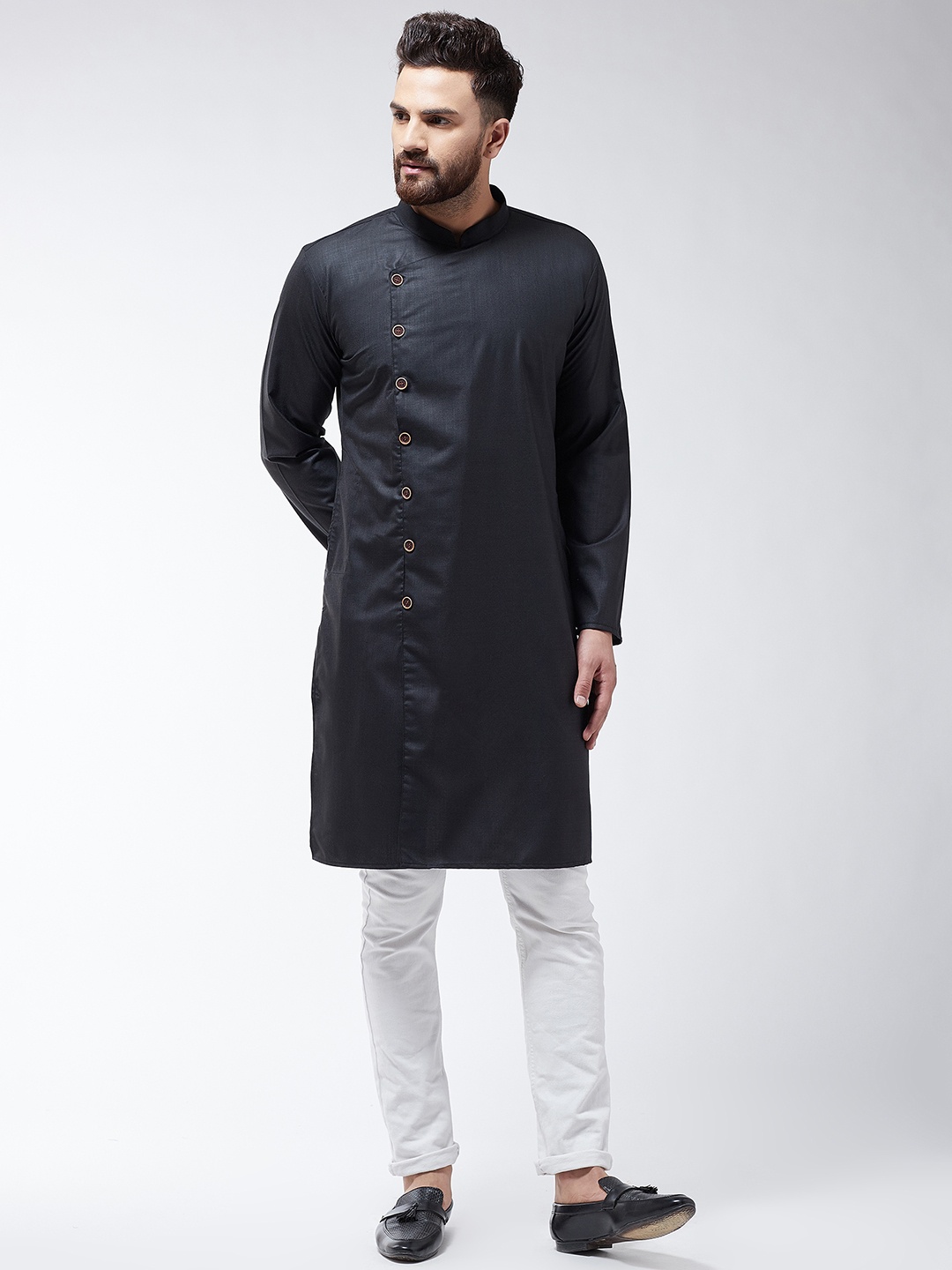 

SOJANYA Men Black Solid Straight Kurta