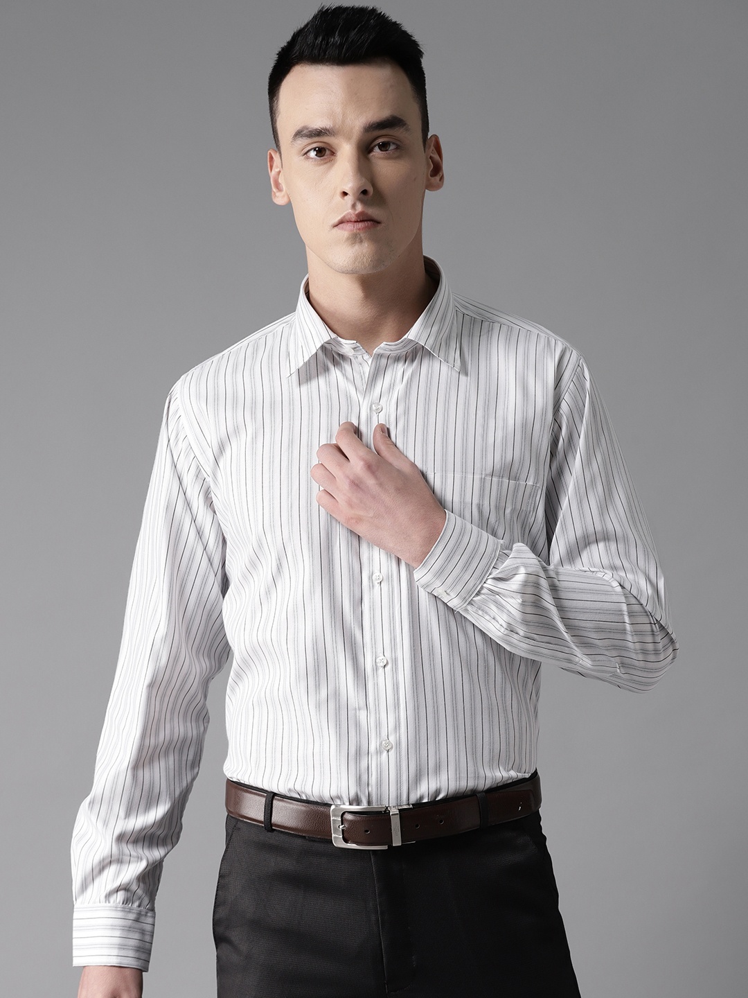 

DENNISON Men White & Black Regular Fit Striped Formal Shirt