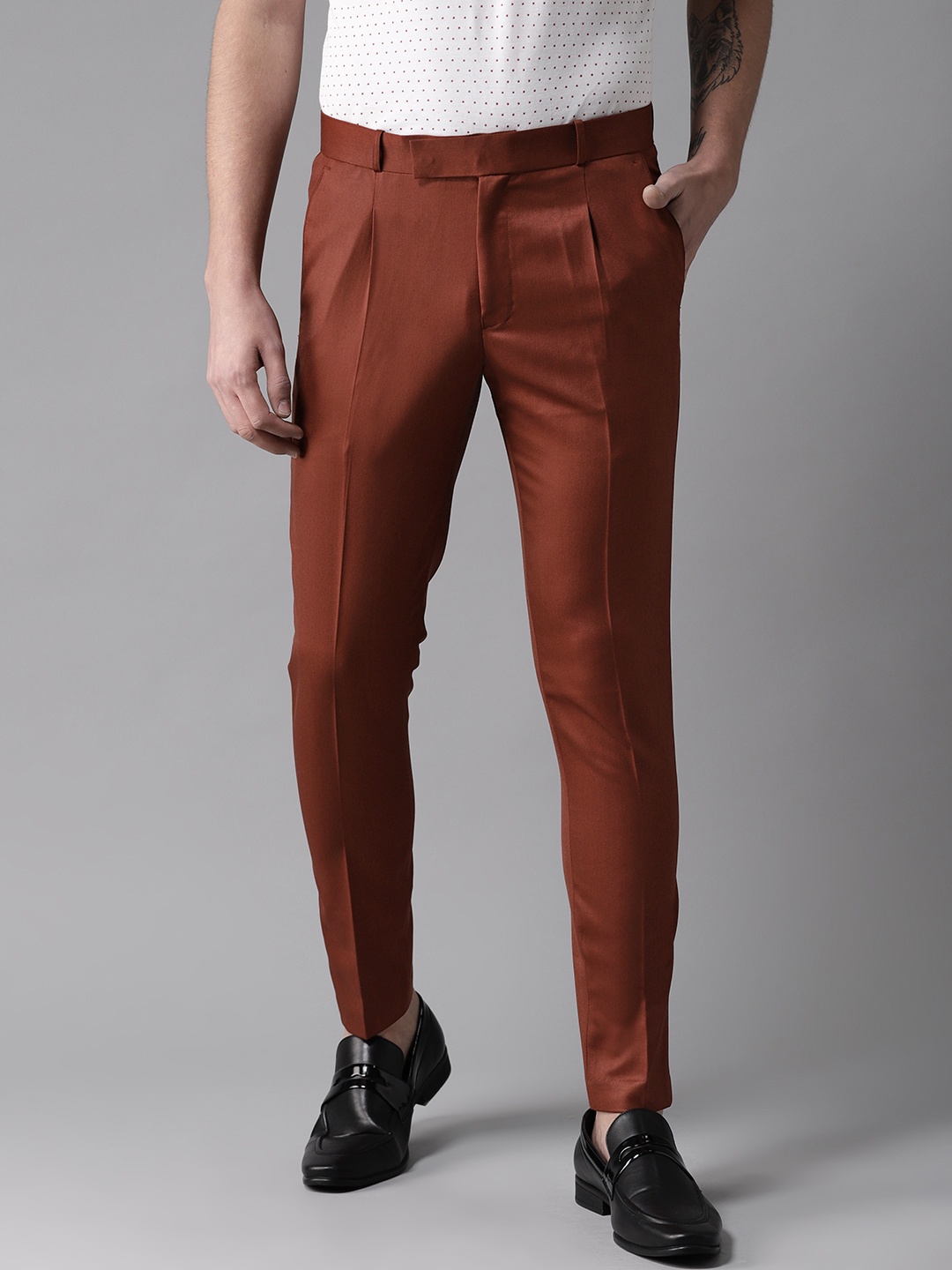 

DENNISON Men Brown Smart Tapered Fit Solid Trousers