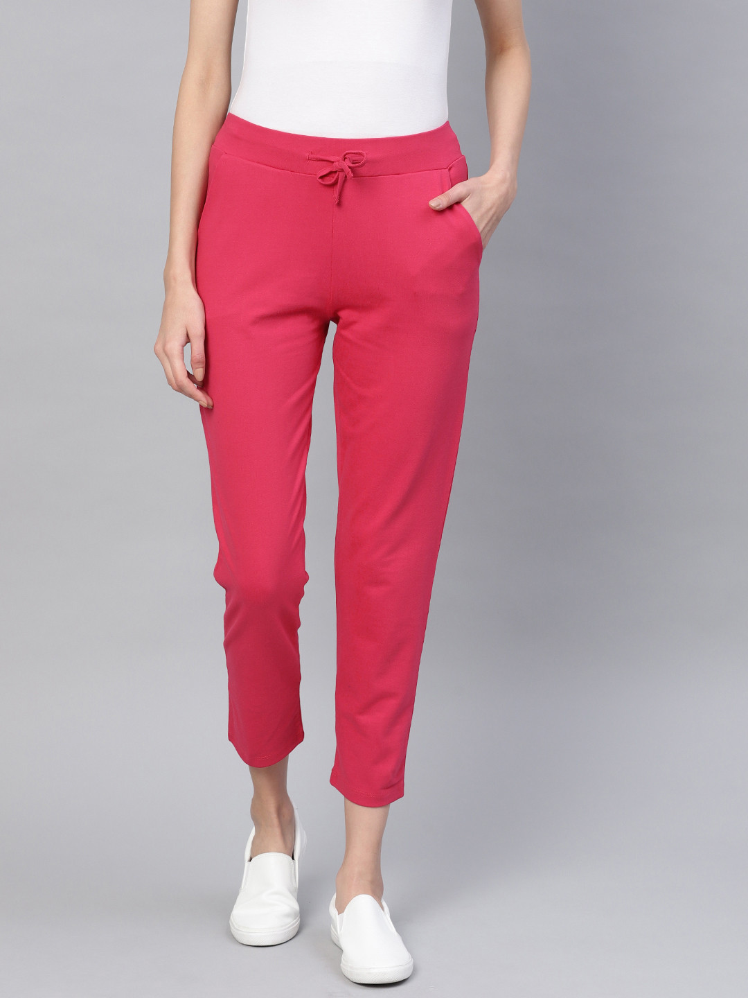 

SASSAFRAS Women Pink Solid Cropped Track Pants