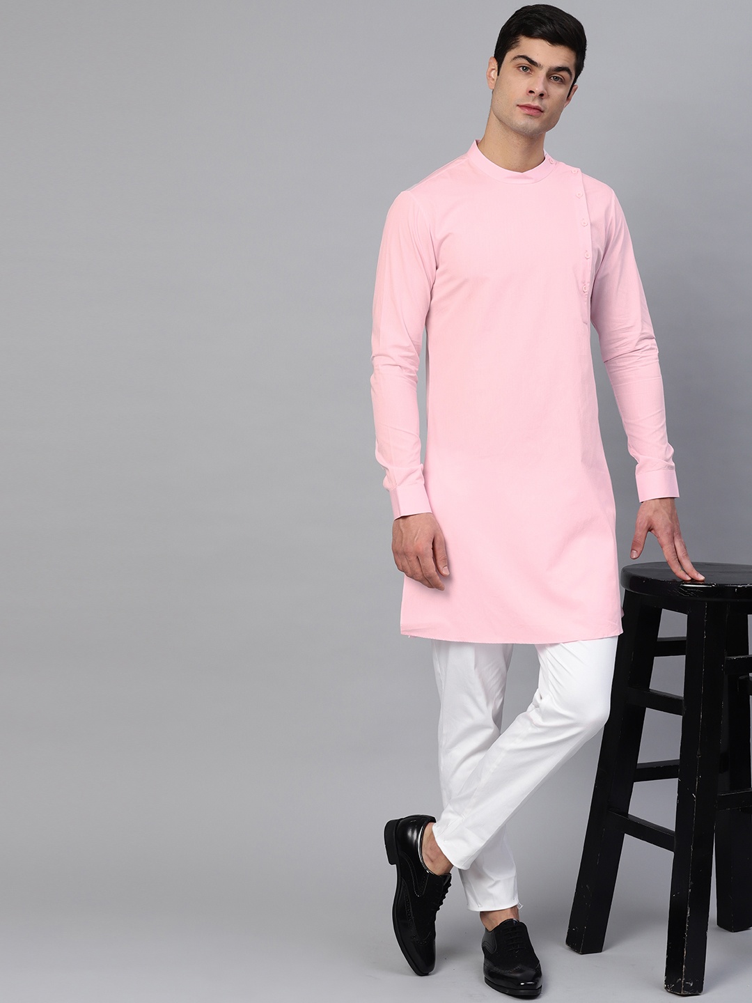 

See Designs Men Pink Solid Straight Kurta