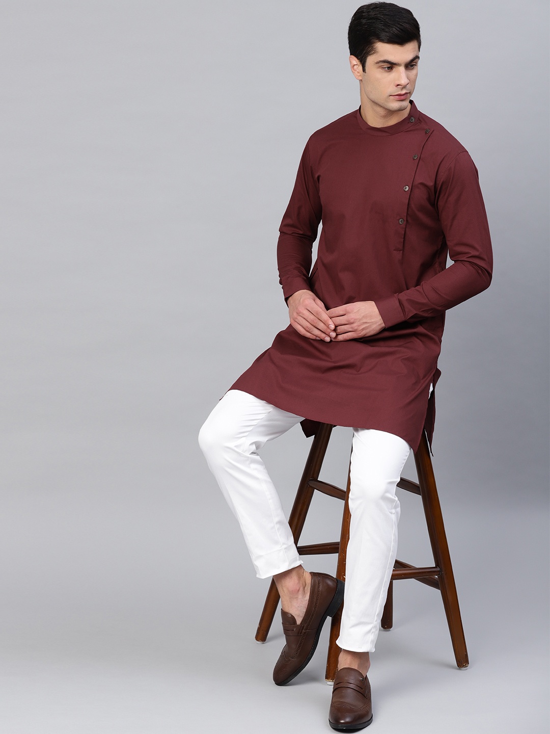 

See Designs Men Burgundy Solid Straight Kurta