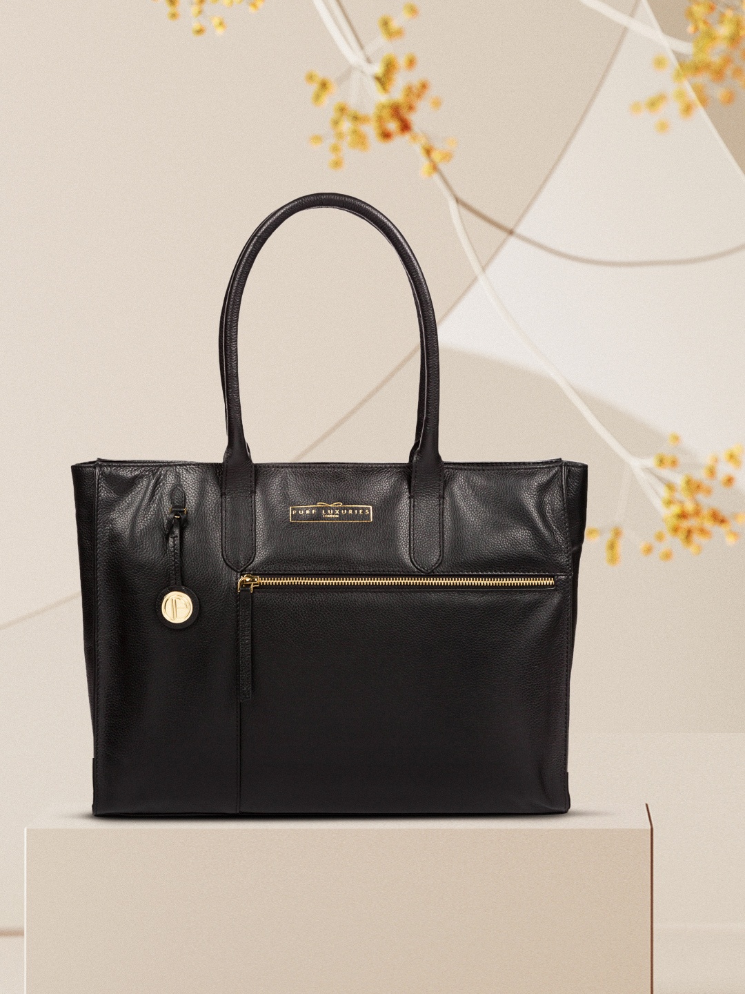 

PURE LUXURIES LONDON Women Black Solid Genuine Leather Buckingham Tote Bag