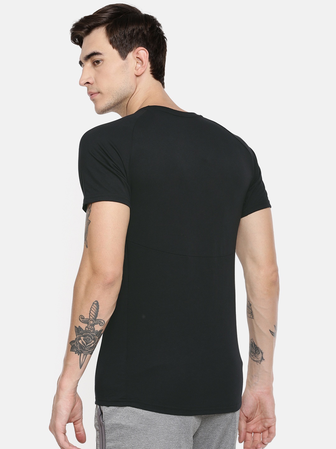 

Puma Men Black Solid Round Neck Slim Fit Evostripe dryCELL T-shirt