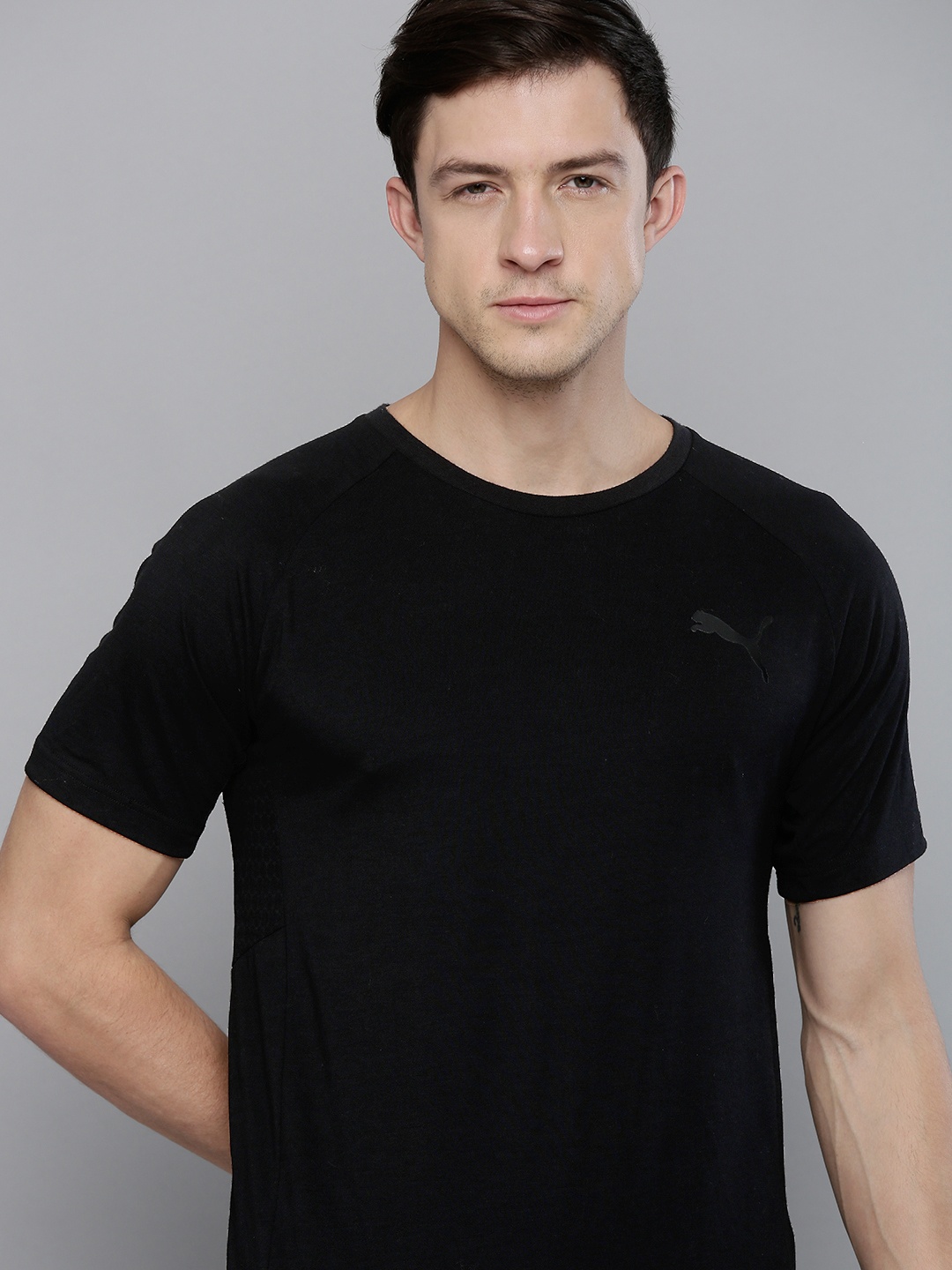 

Puma Men Black Solid Evostripe Move Tee T-shirt