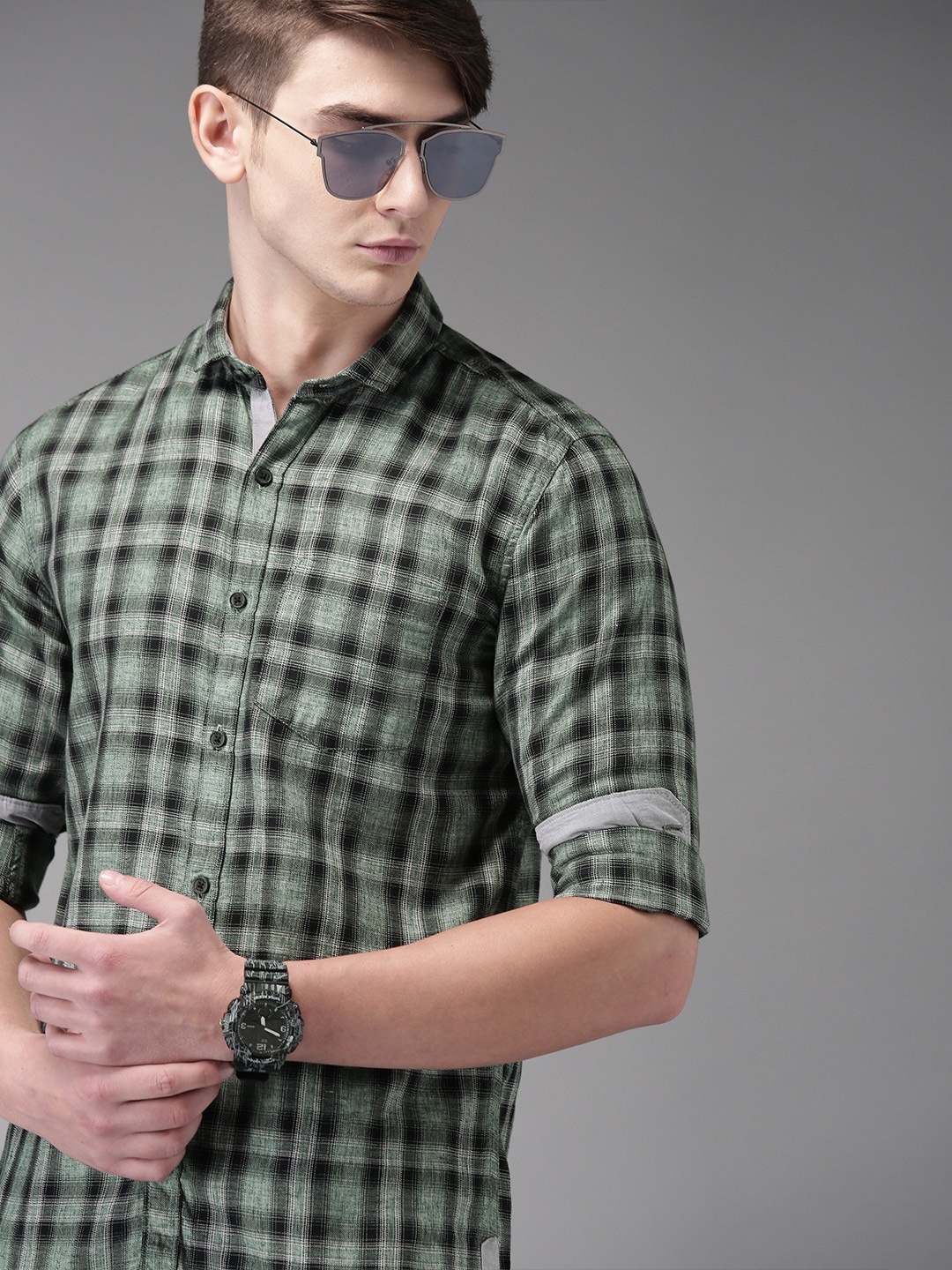 

Campus Sutra Men Green & Black Regular Fit Checked Casual Shirt
