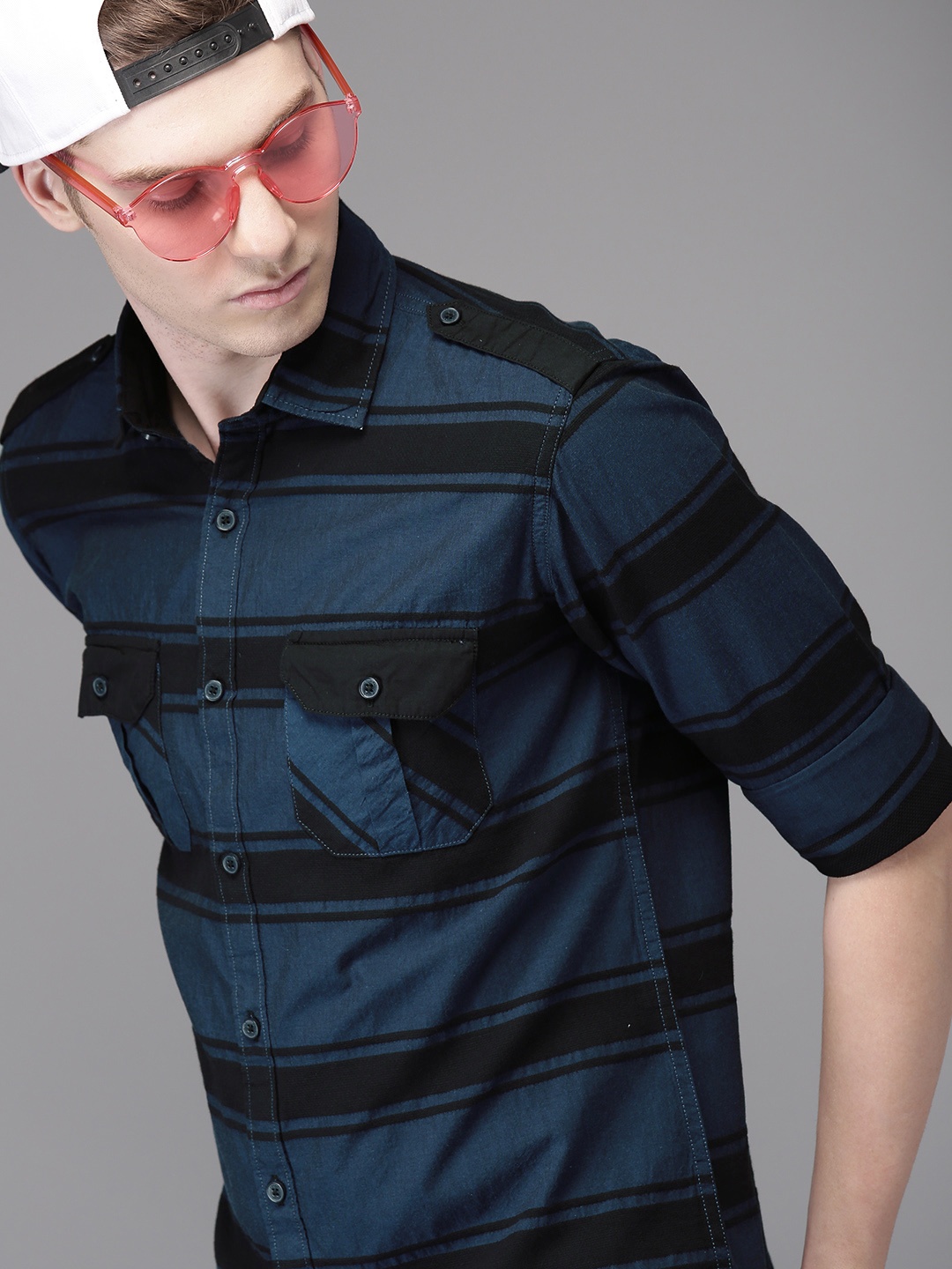 

Campus Sutra Men Blue & Black Regular Fit Striped Casual Shirt