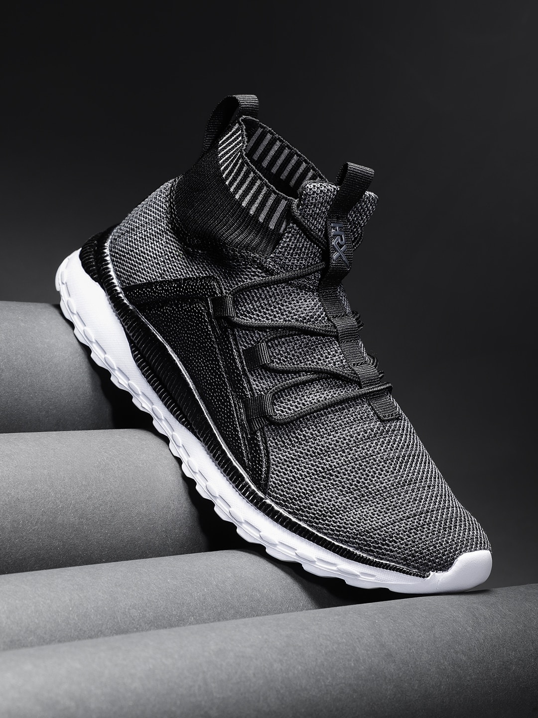 

HRX by Hrithik Roshan Men Charcoal Grey & Black Flash Knit Athleisure Running Shoes