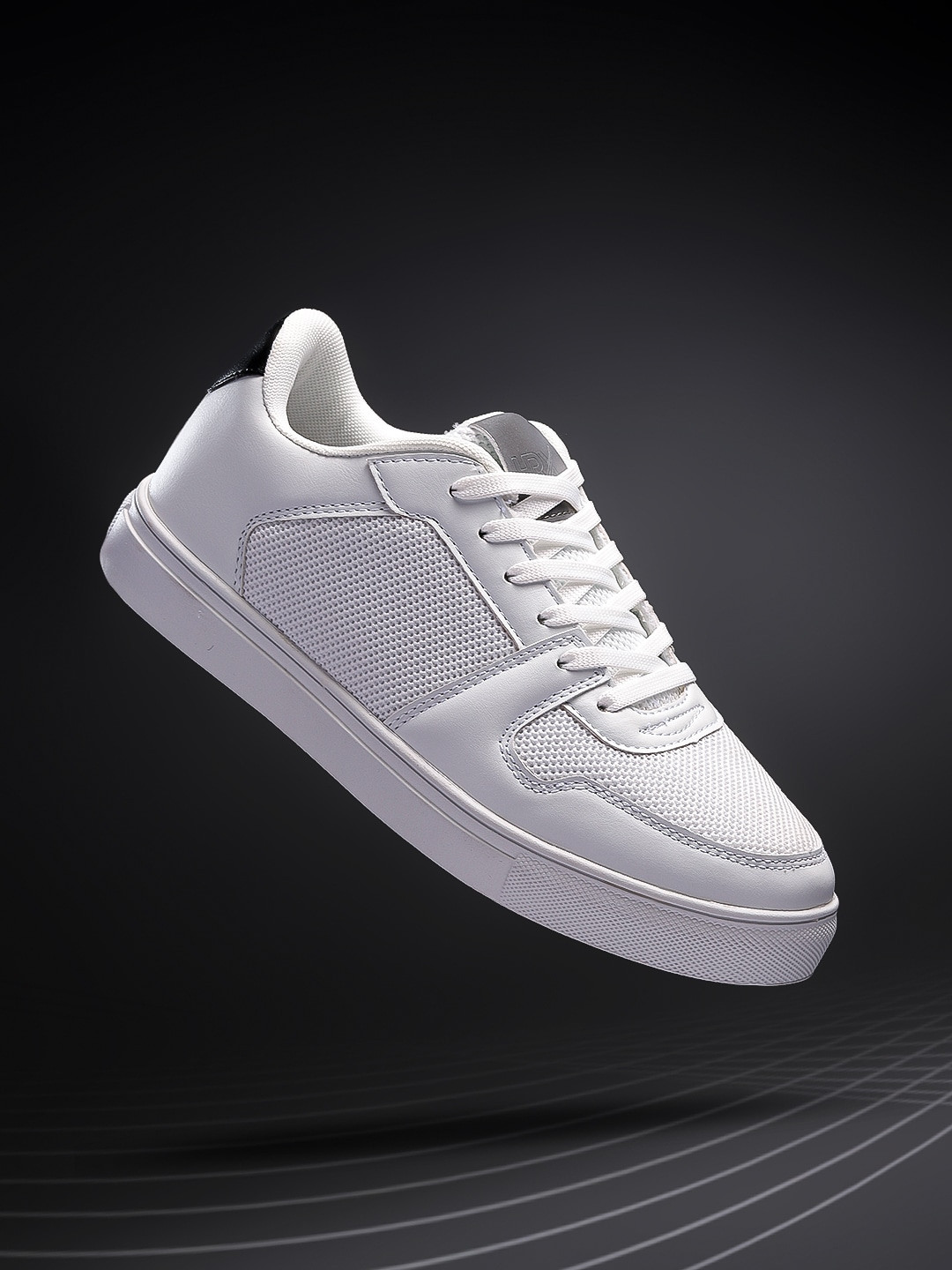 

HRX by Hrithik Roshan Men White Textured Sneakers