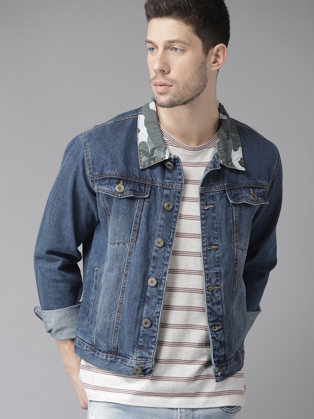 

The Roadster Lifestyle Co Men Blue Solid Denim Jacket