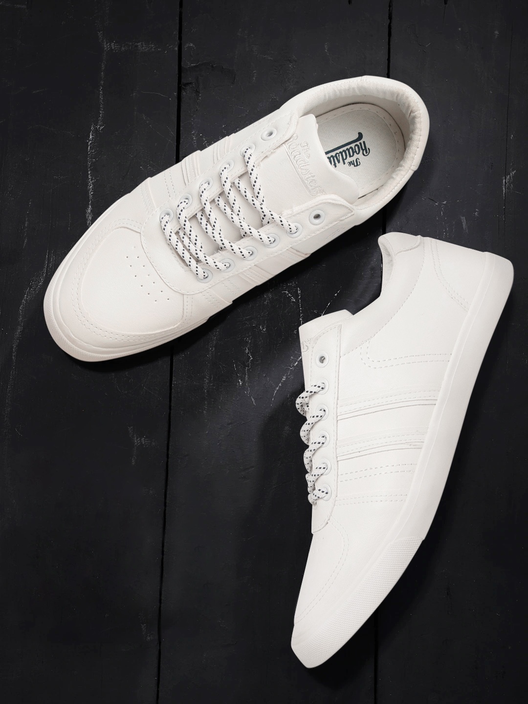 

The Roadster Lifestyle Co Men White Sneakers