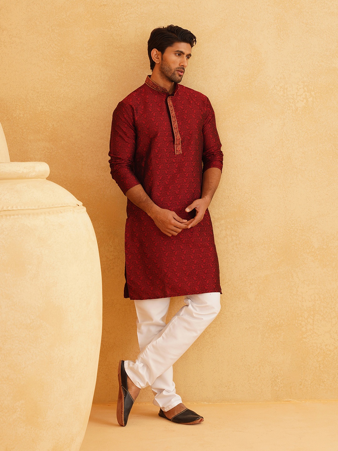 

SOJANYA Men Maroon & Off-White Embroidered Kurta with Churidar