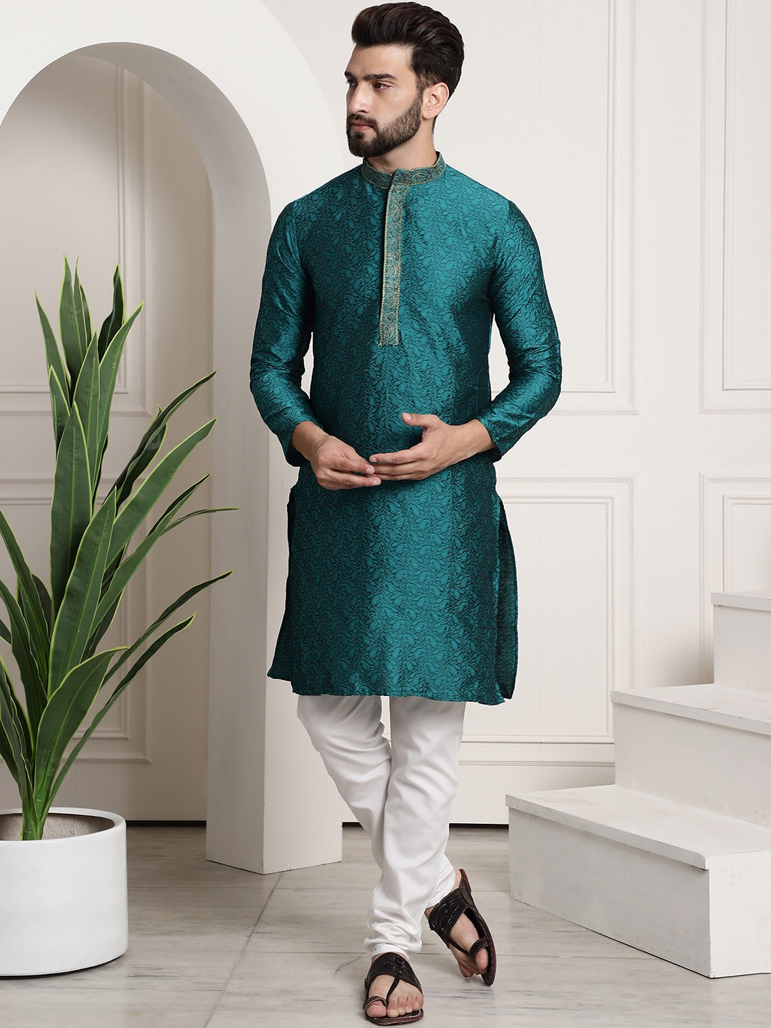 

SOJANYA Men Green & Off-White Self Design Kurta with Churidar