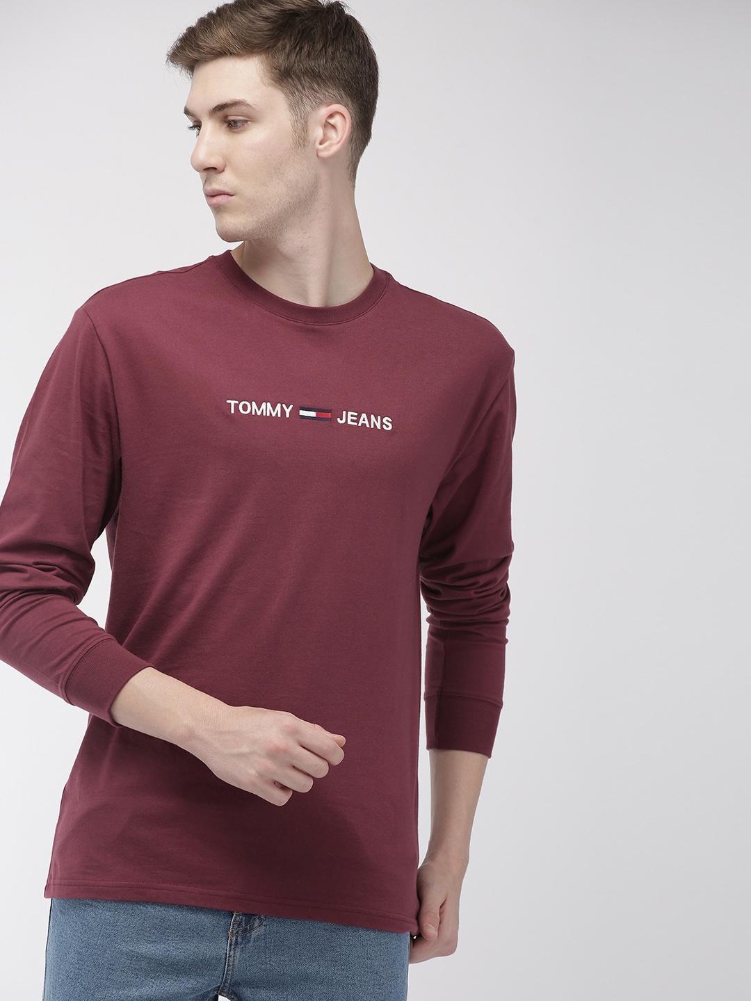 

Tommy Hilfiger Men Burgundy Solid Round Neck Pure Cotton T-shirt