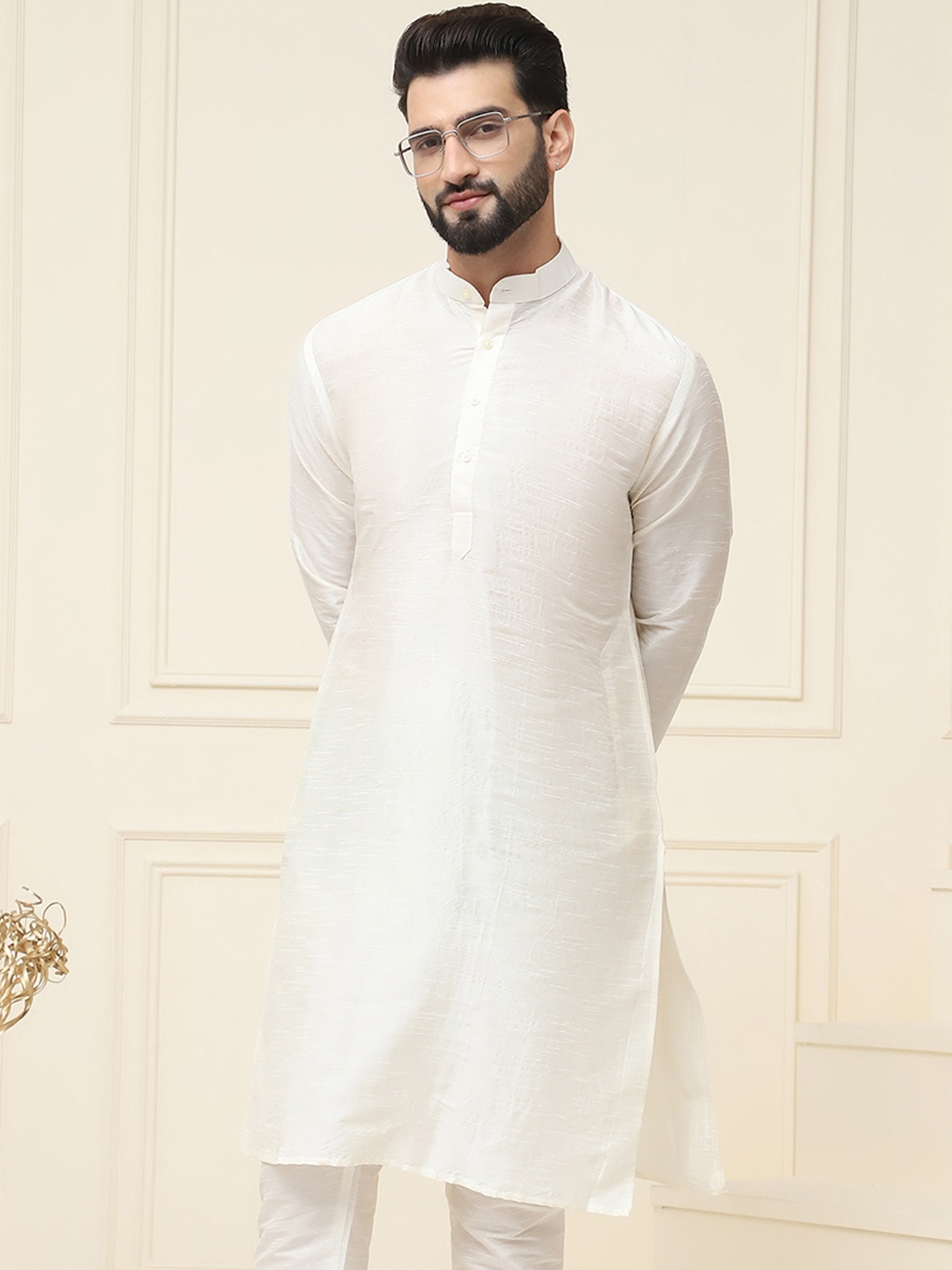 

SOJANYA Men Off-White Solid Straight Kurta