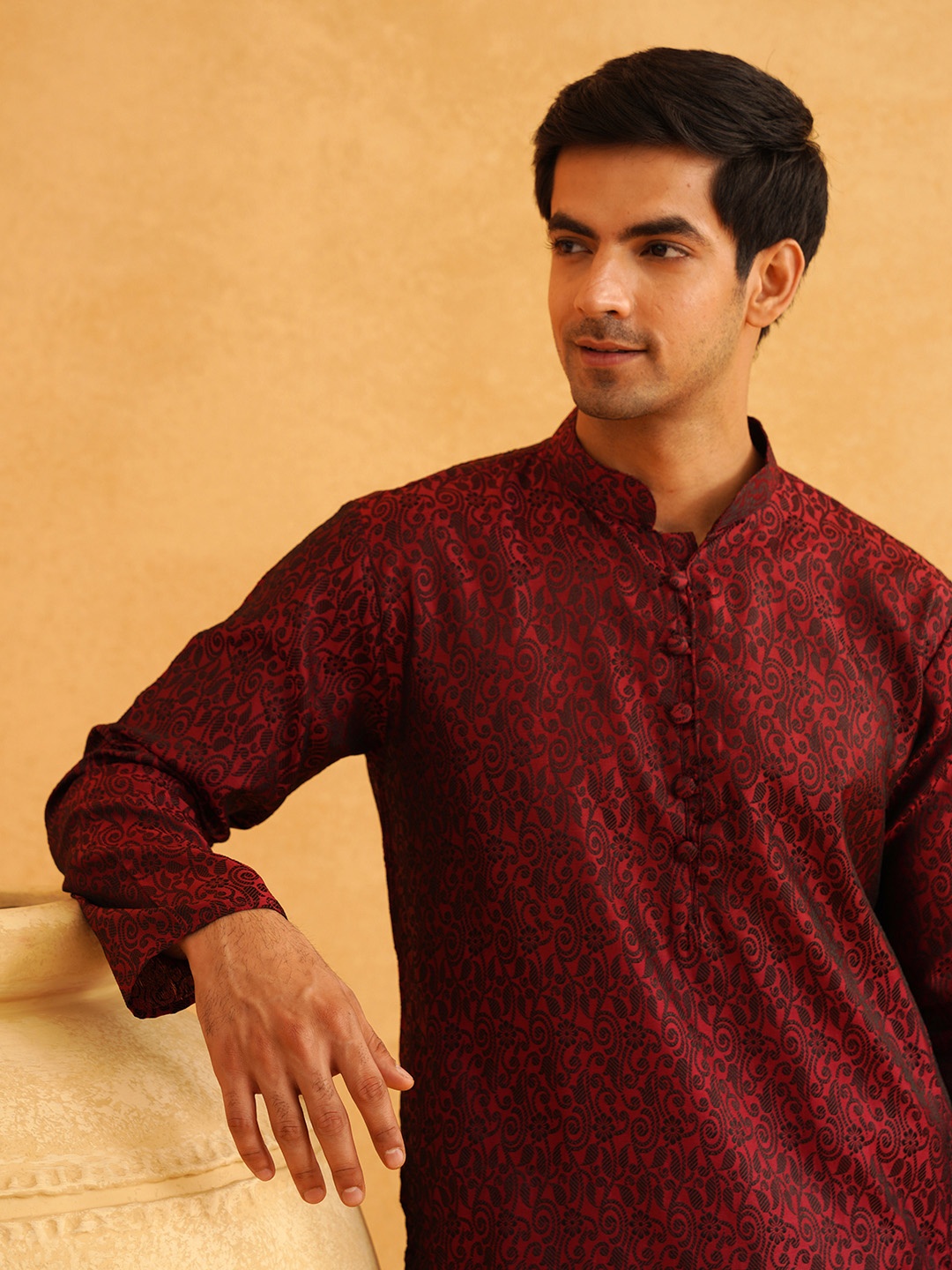 

SOJANYA Men Maroon Printed Straight Kurta
