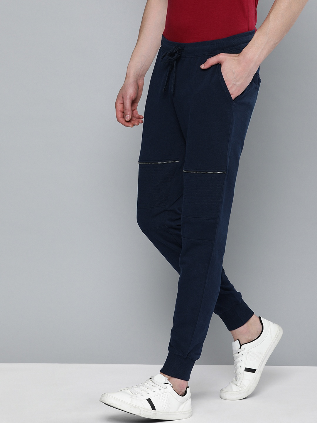 

Mast & Harbour Men Blue Solid Joggers
