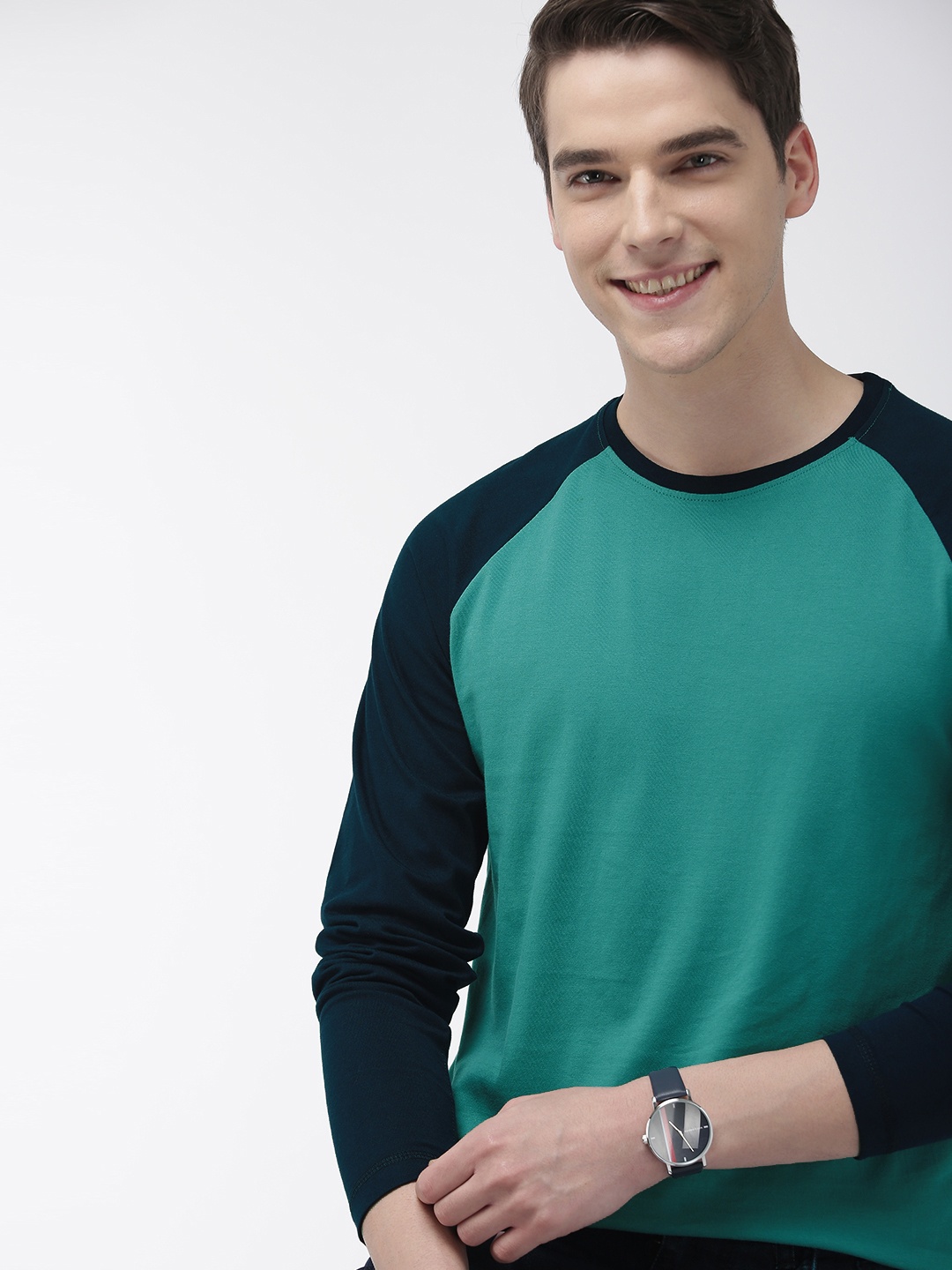 

Mast Harbour Men Teal Green Solid Round Neck Pure Cotton T-shirt