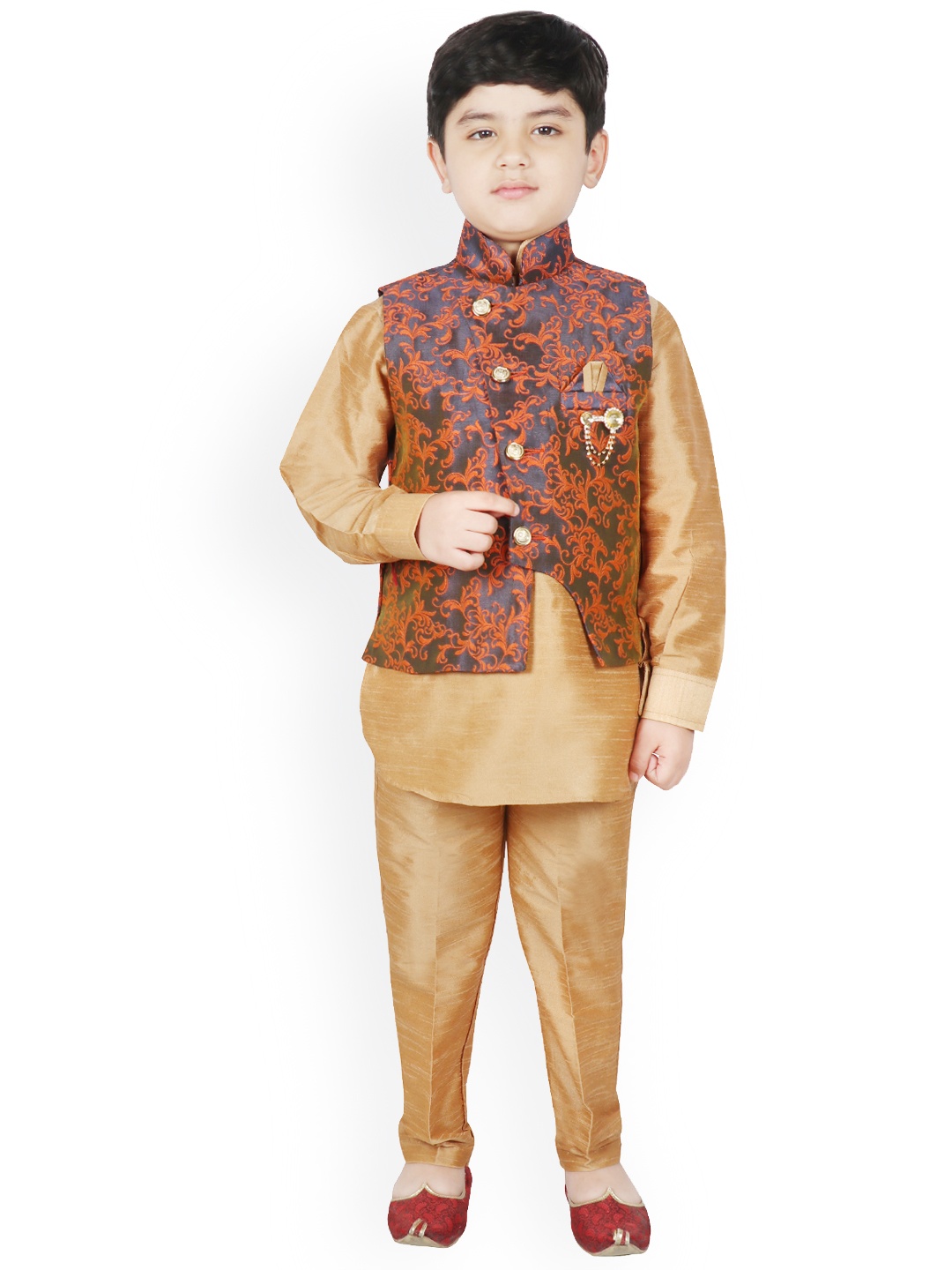 

SG YUVRAJ Boys Beige Solid Kurta with Trousers