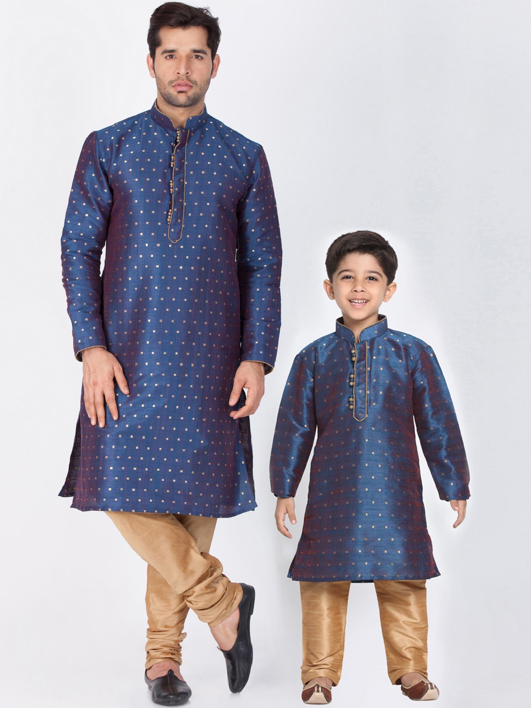 

VASTRAMAY Men Blue & Cream-Coloured Self Design Kurta with Churidar