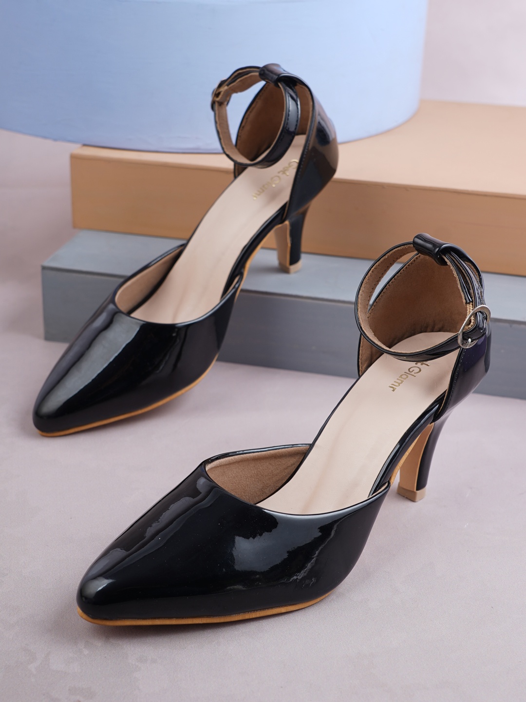 

Get Glamr Women Black Solid Sandals