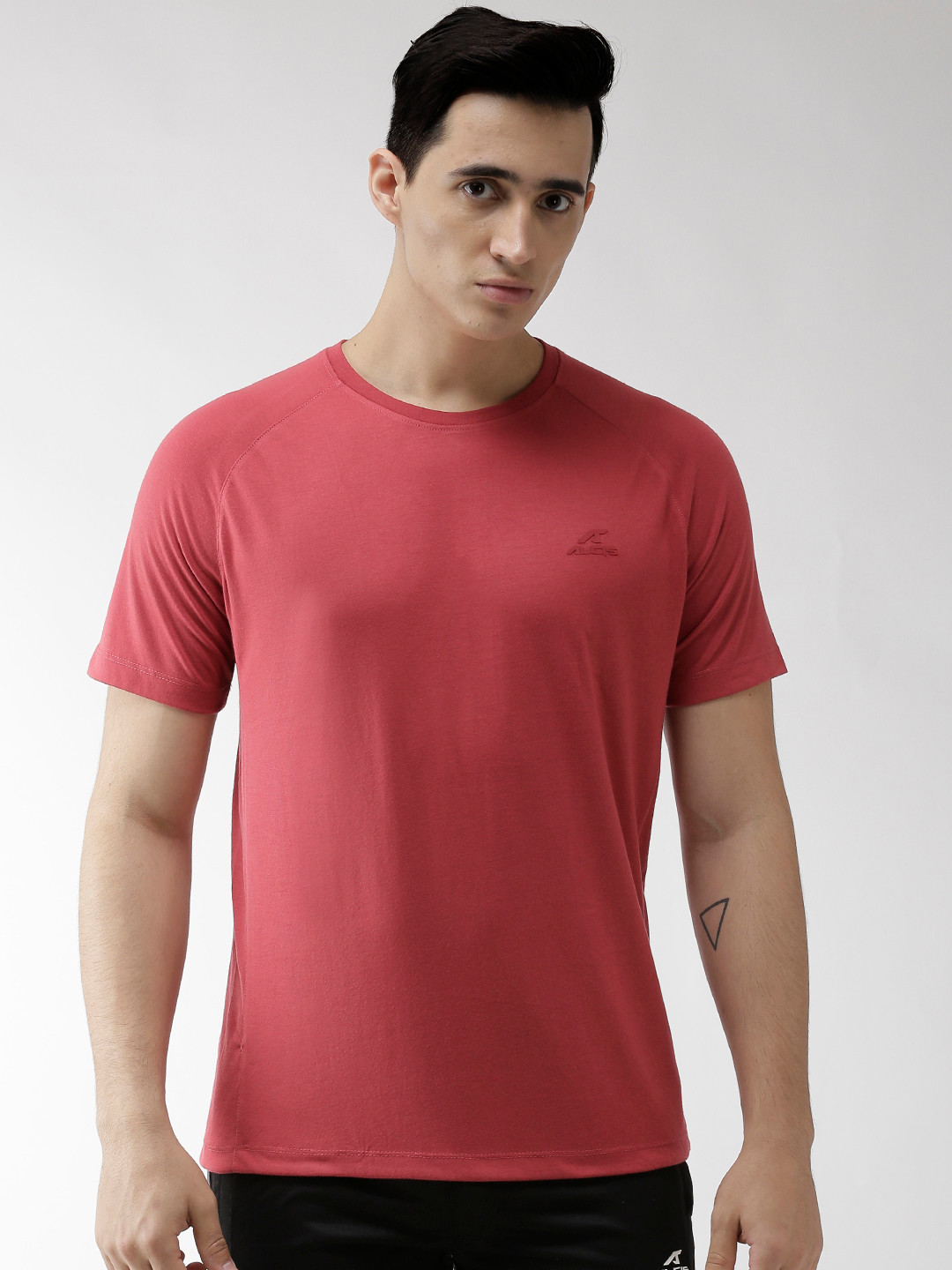 

Alcis Men Red Solid Round Neck Training T-shirt