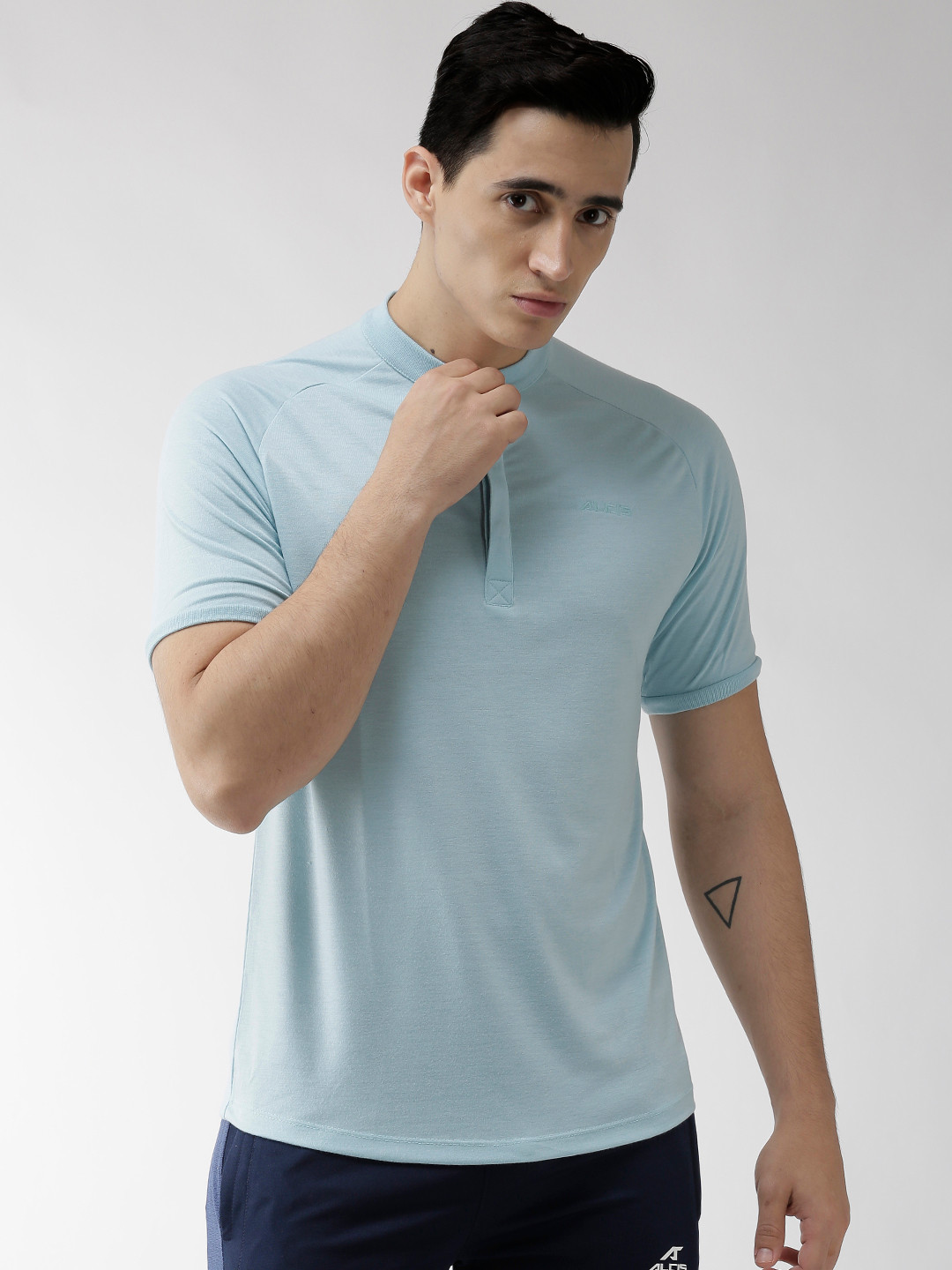 

Alcis Men Blue Solid Mandarin Collar Yoga T-shirt