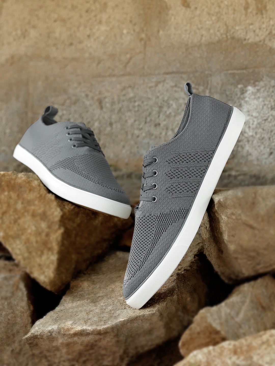 

The Roadster Lifestyle Co Men Charcoal Grey Woven Design Sneakers