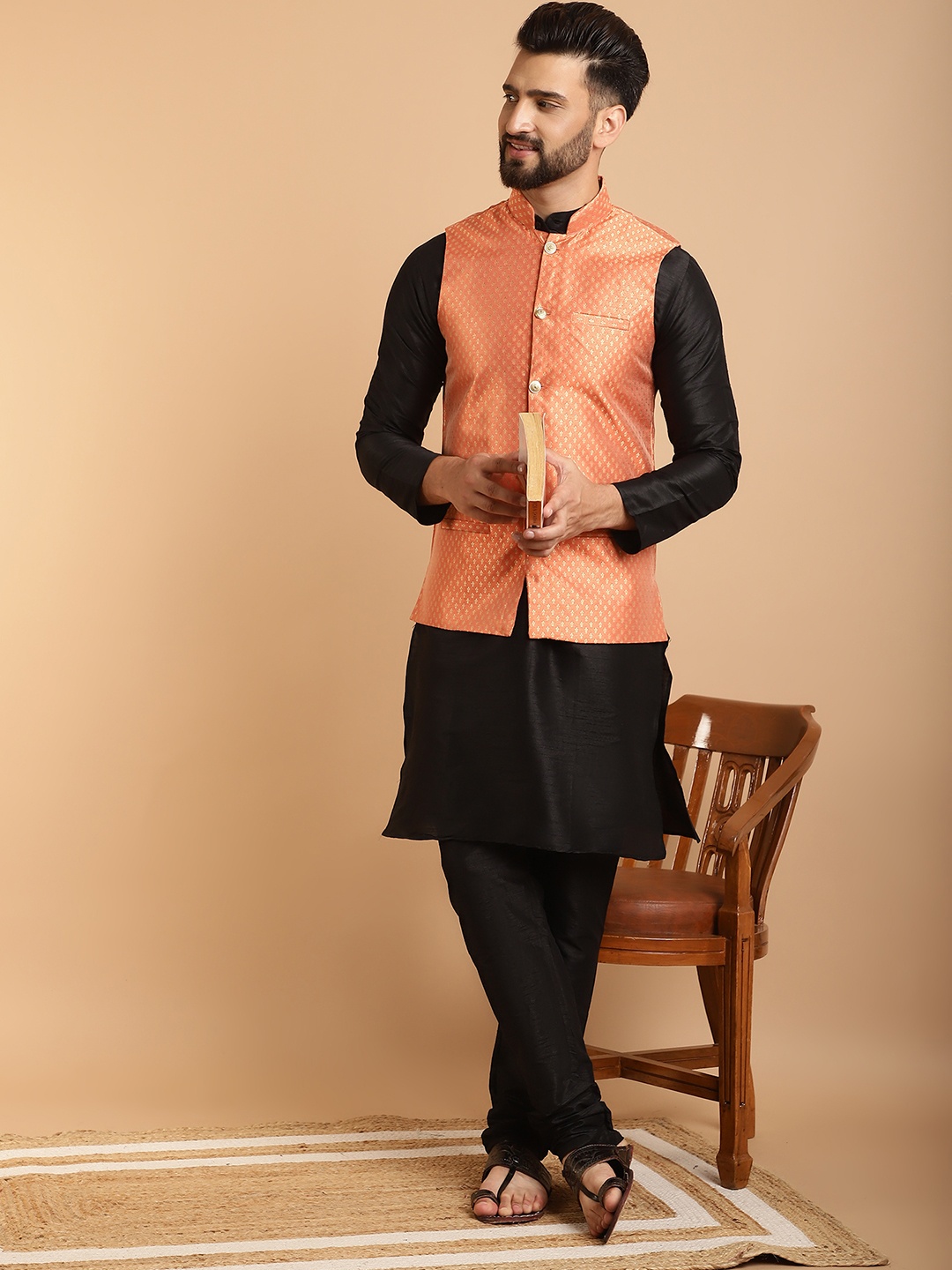 

SOJANYA Men Black Self Design Kurta Set & Nehru Jacket