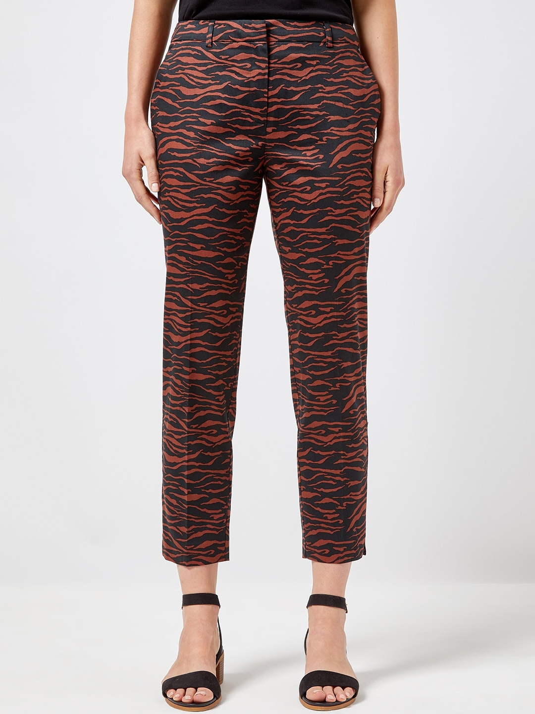 

DOROTHY PERKINS Women Black & Brown Regular Fit Printed Cropped Trousers