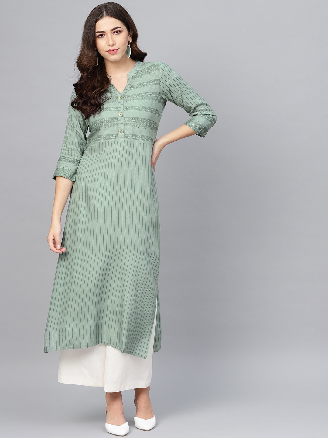 

Meeranshi Women Green Striped Straight Kurta