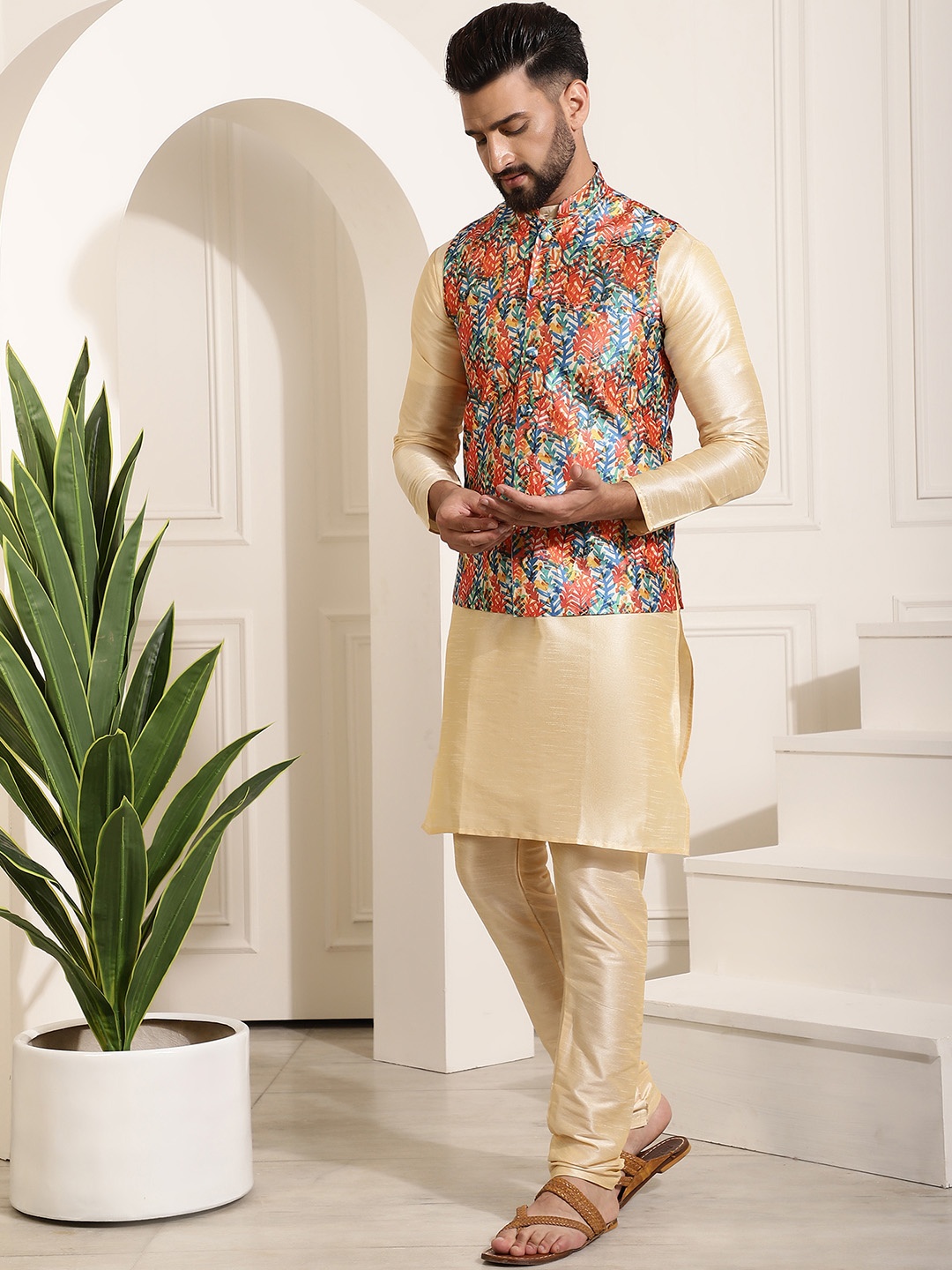 

SOJANYA Men Gold-Toned Printed Kurta Set