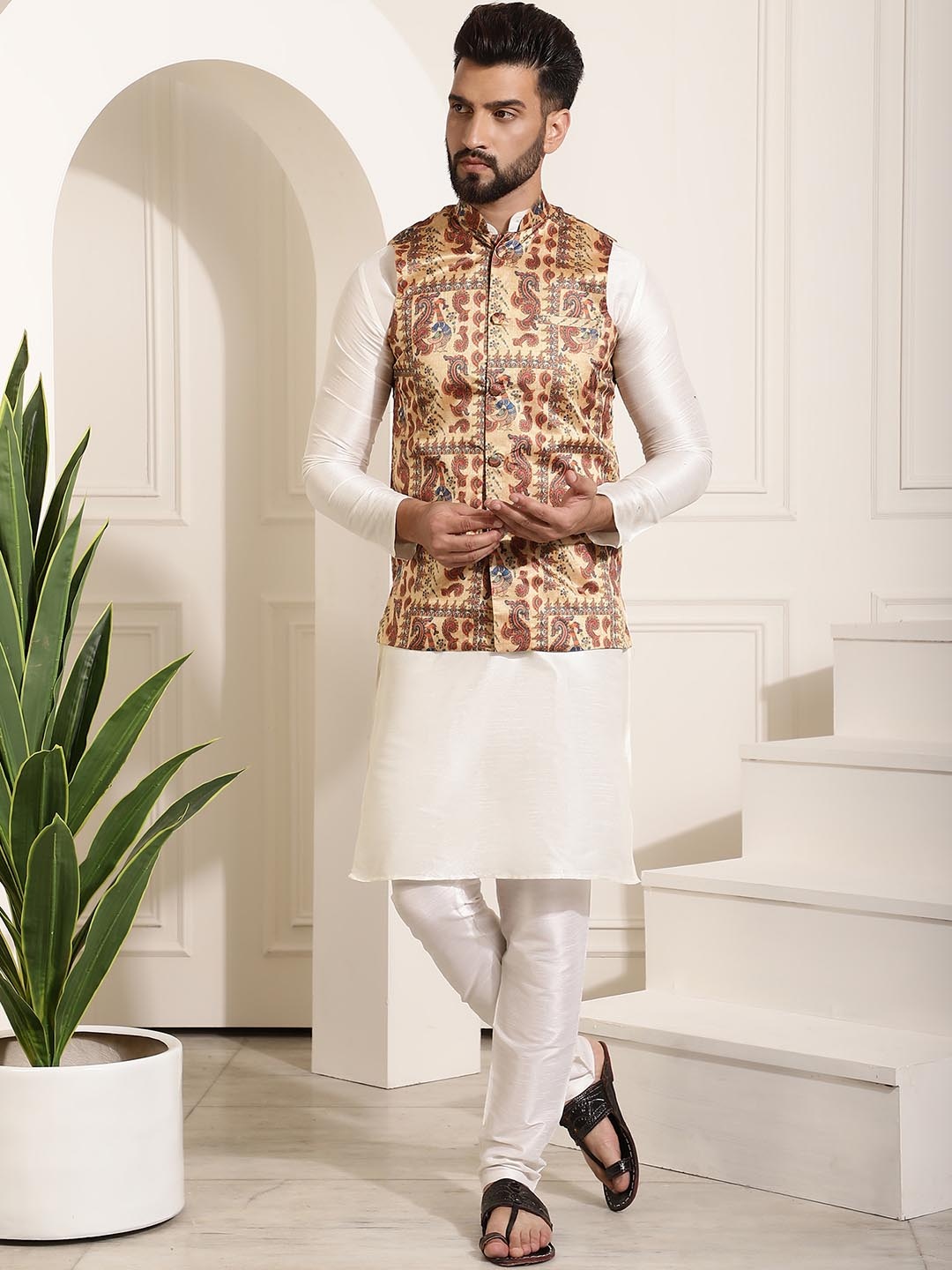 

SOJANYA Men Off-White Printed Kurta Churidar With Jacket