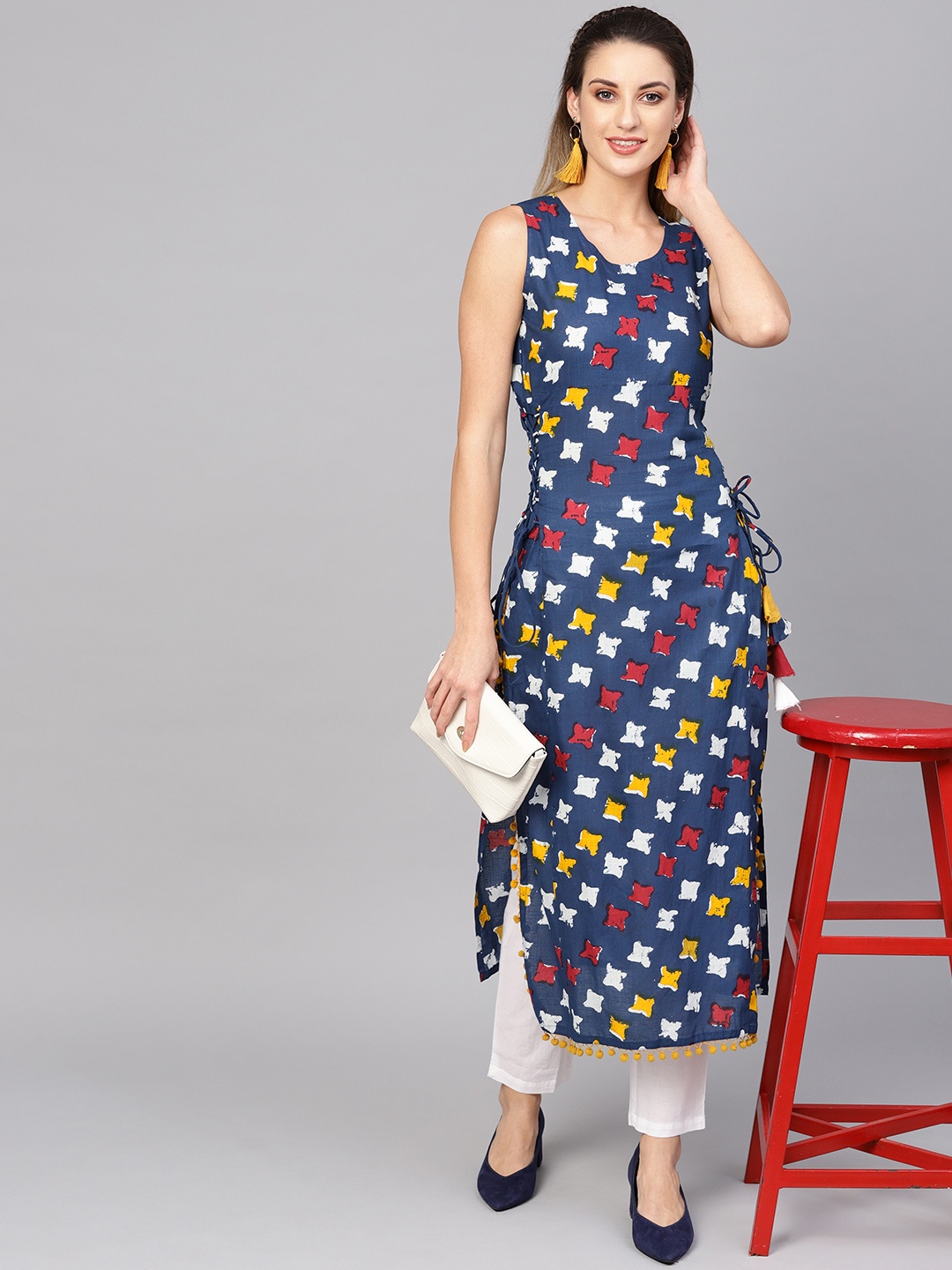 

AKS Women Navy Blue & Off-White Printed Straight Kurta